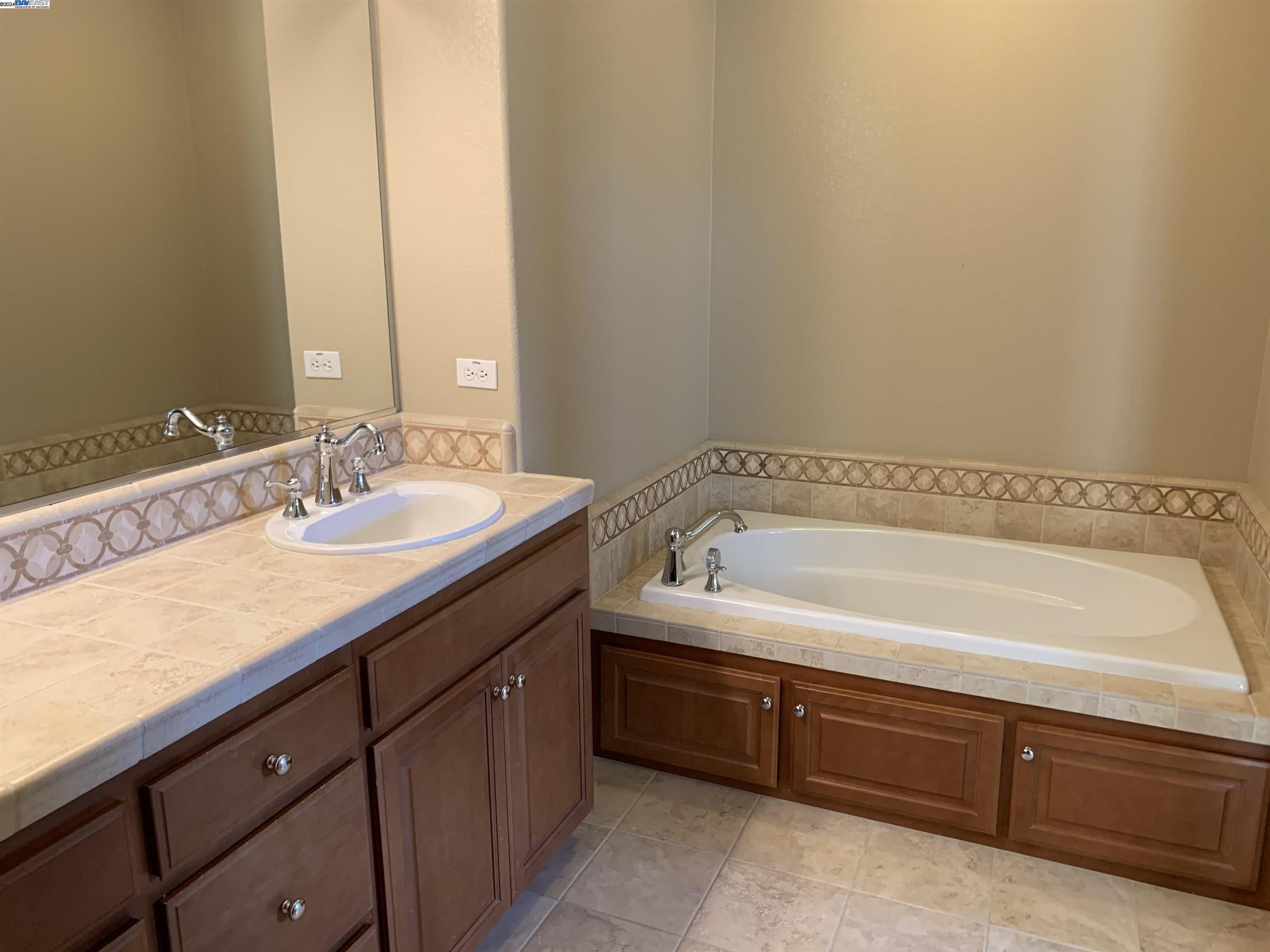 574 Dovecote Ln # 2