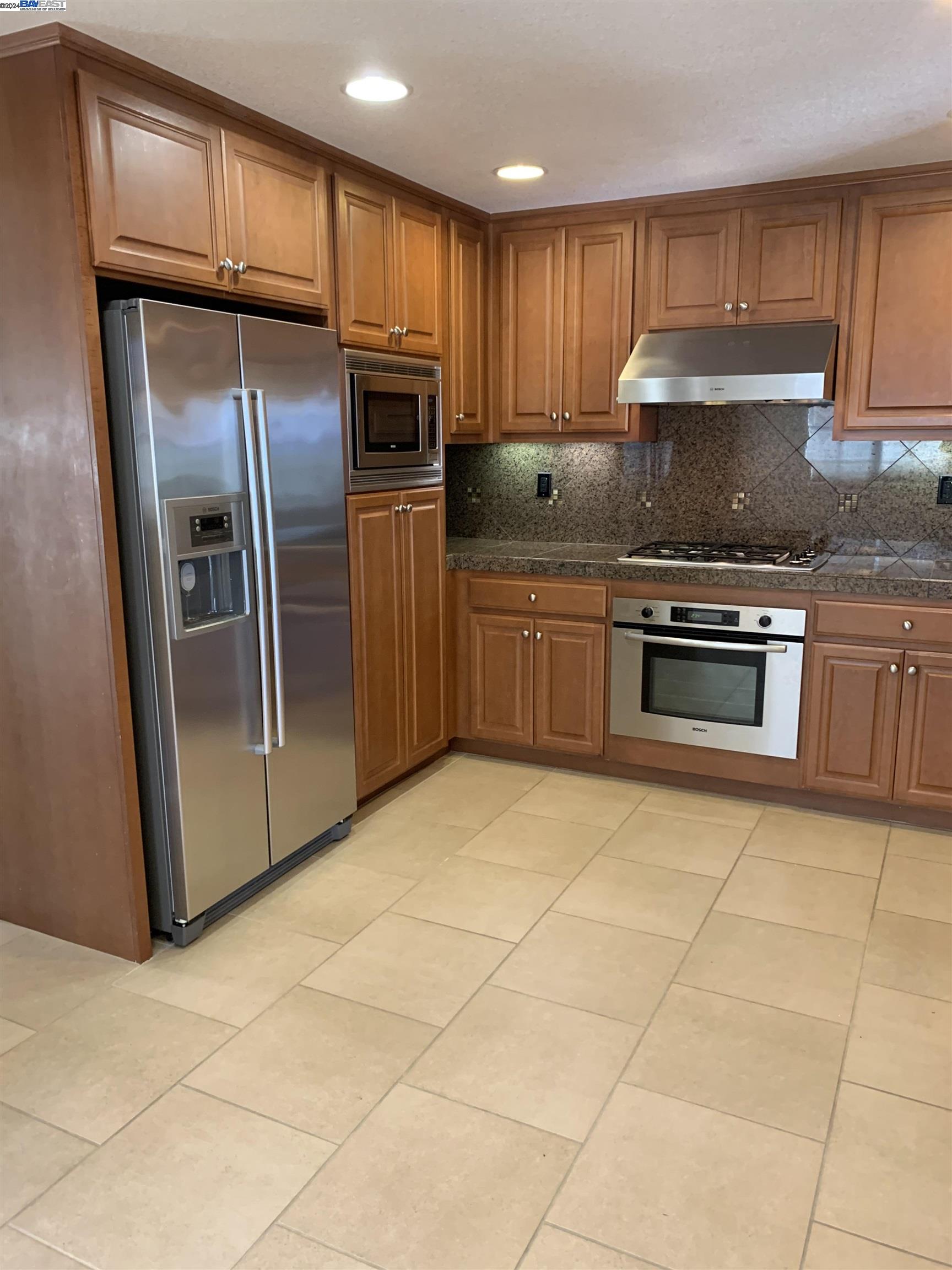 574 Dovecote Ln # 2