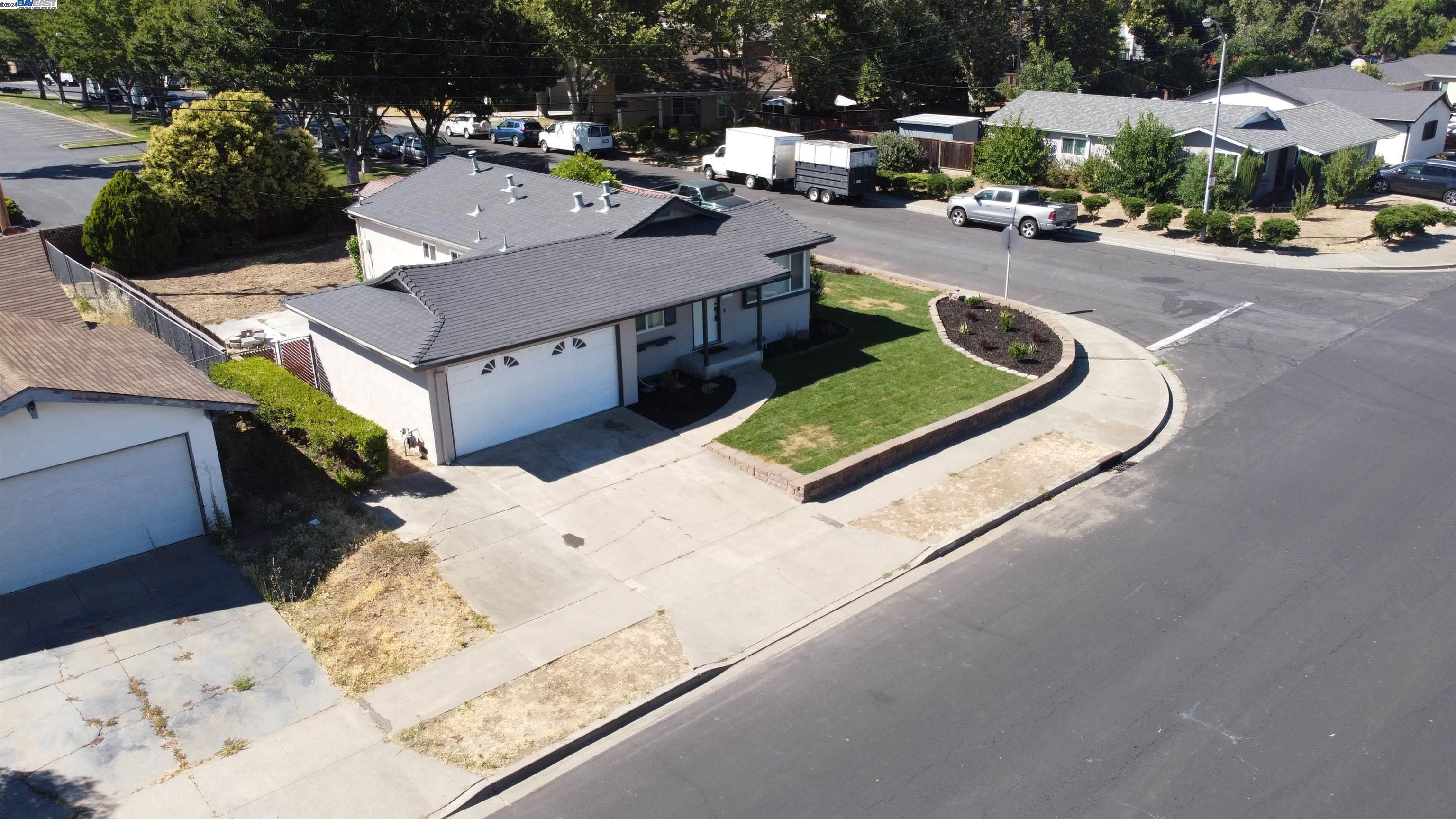1597 Glazier Dr