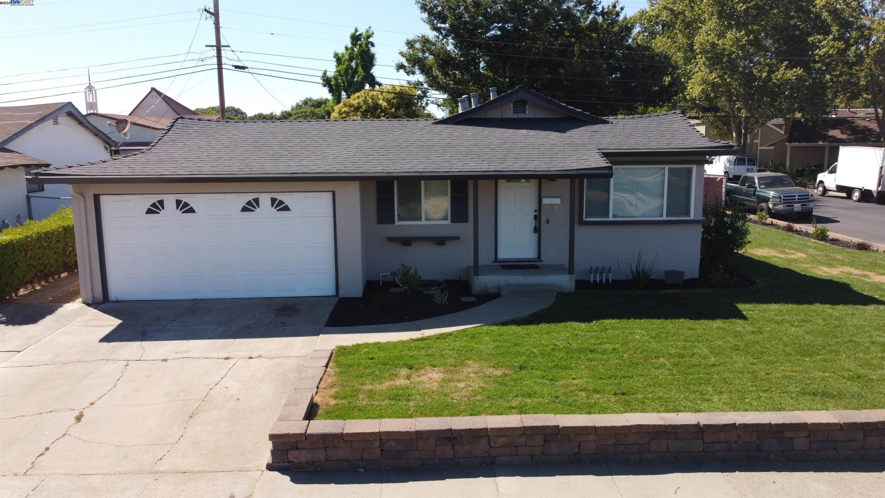1597 Glazier Dr