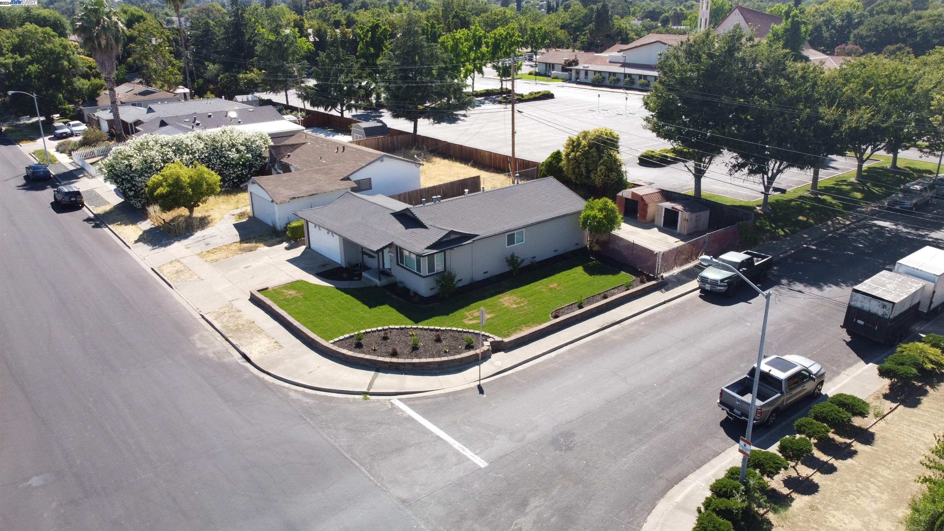1597 Glazier Dr