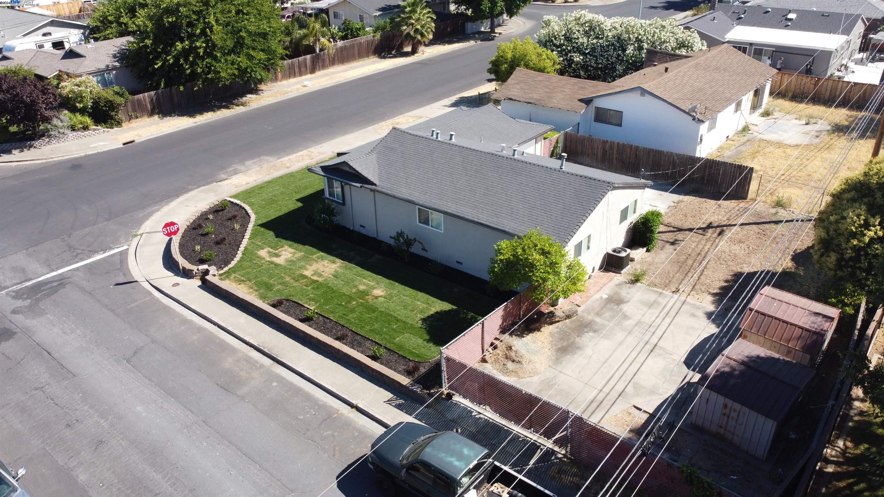 1597 Glazier Dr