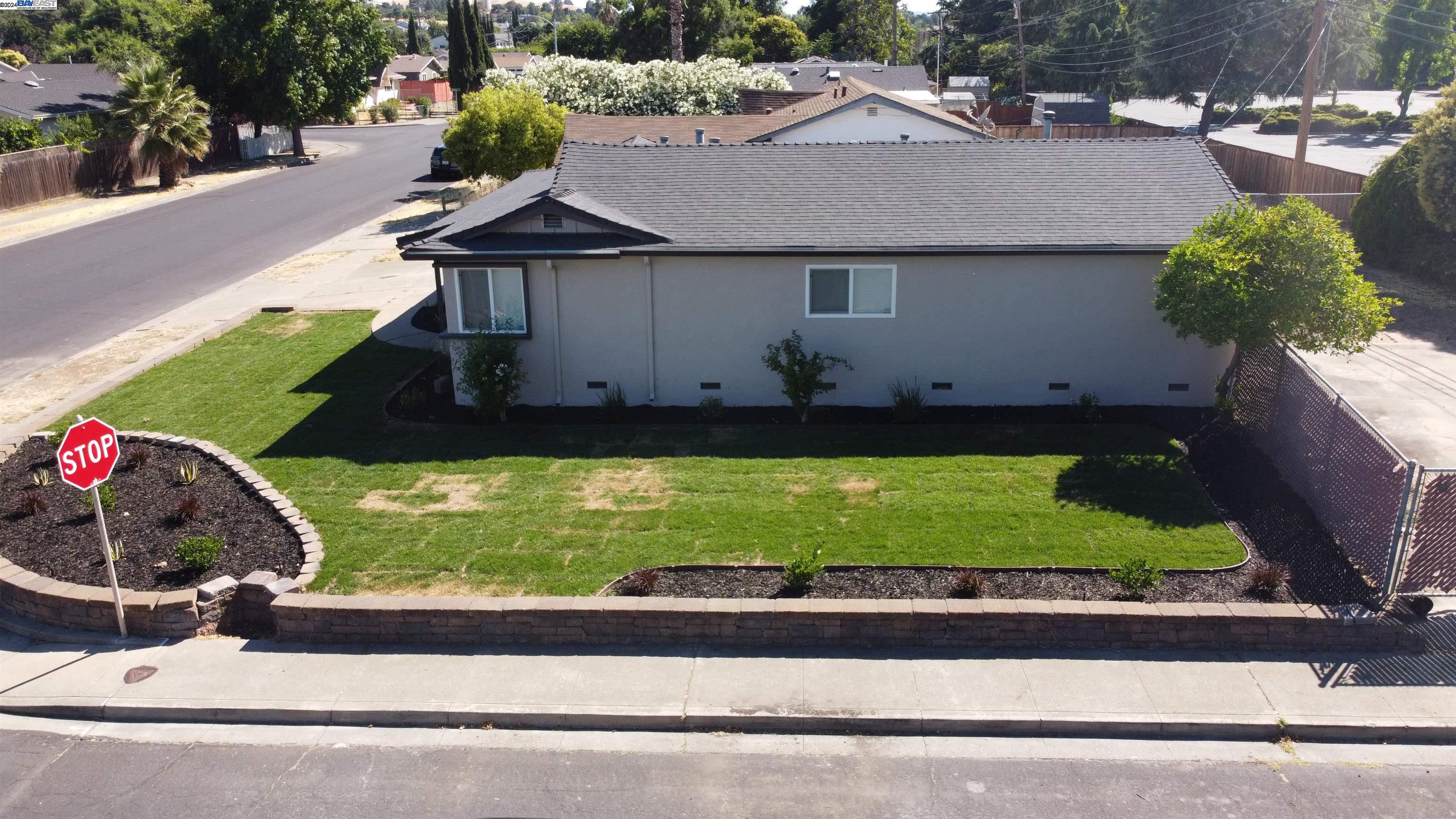 1597 Glazier Dr