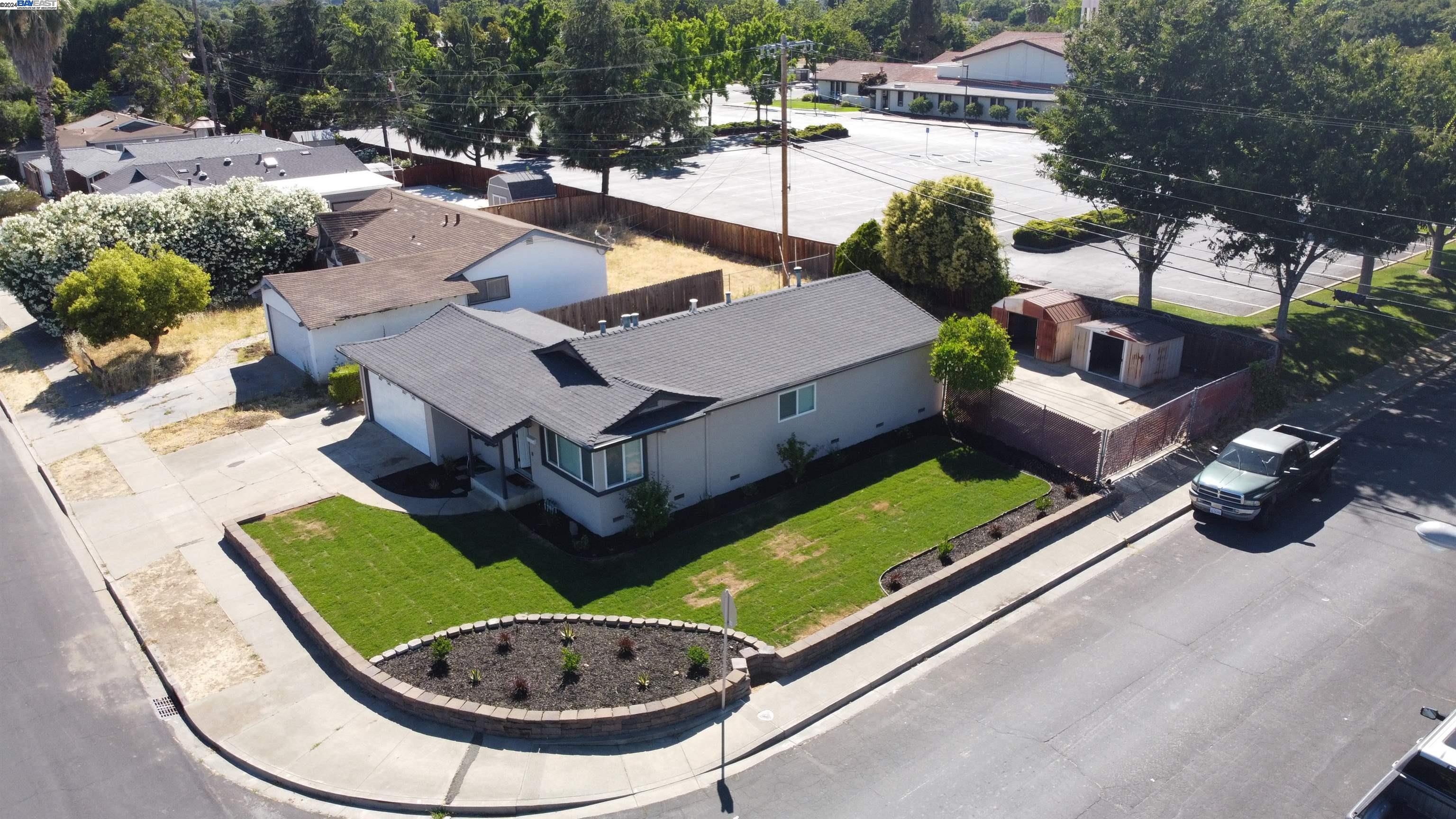 1597 Glazier Dr