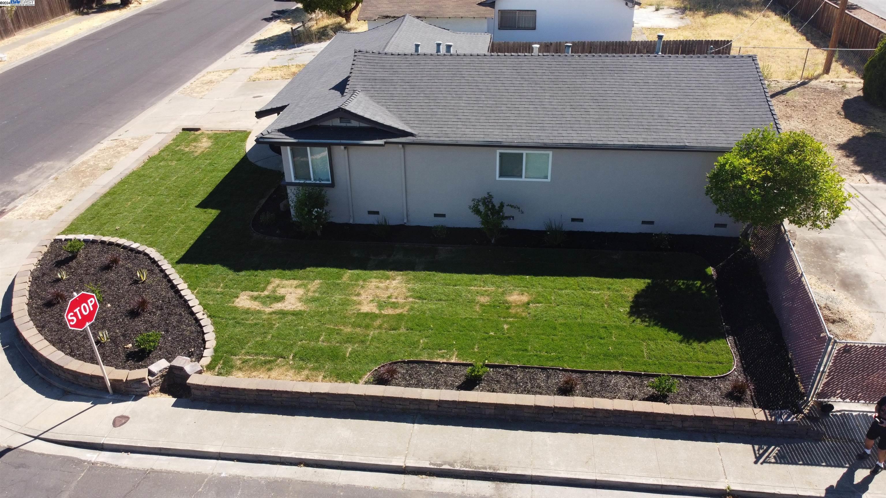 1597 Glazier Dr