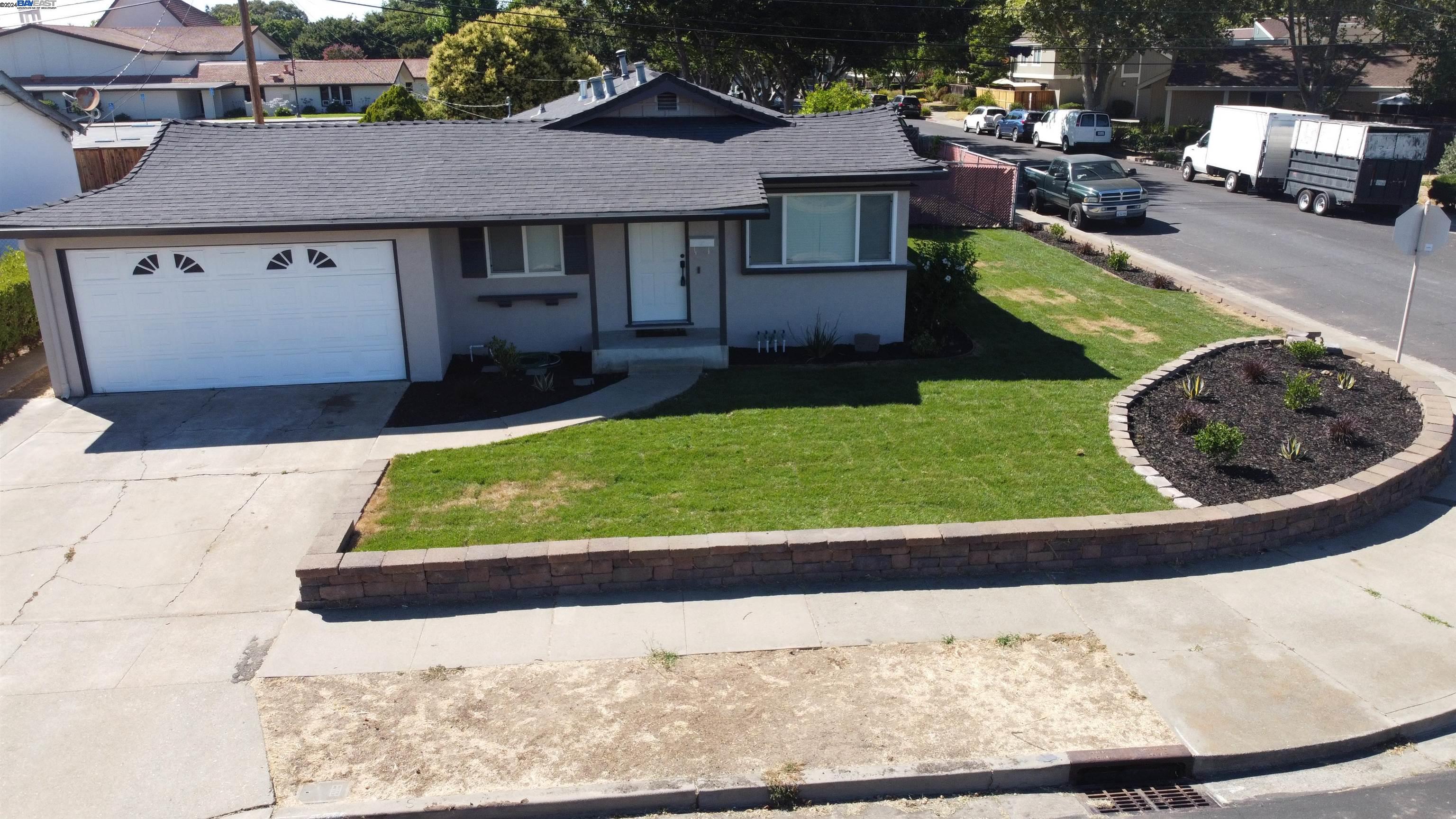 1597 Glazier Dr