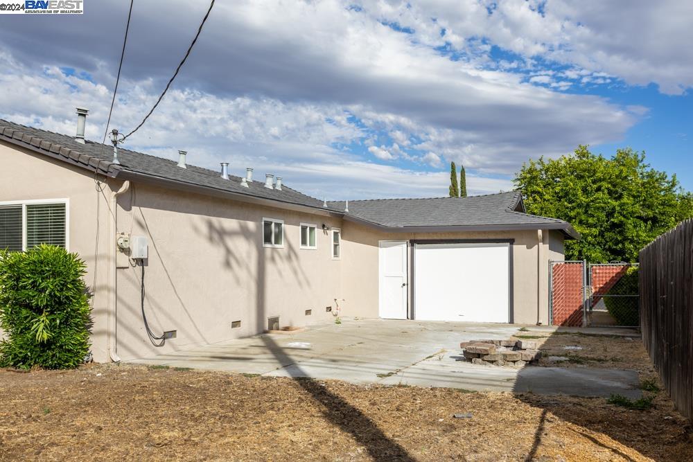 1597 Glazier Dr