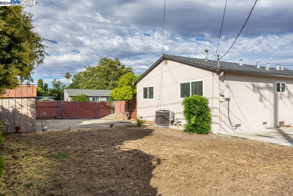 1597 Glazier Dr