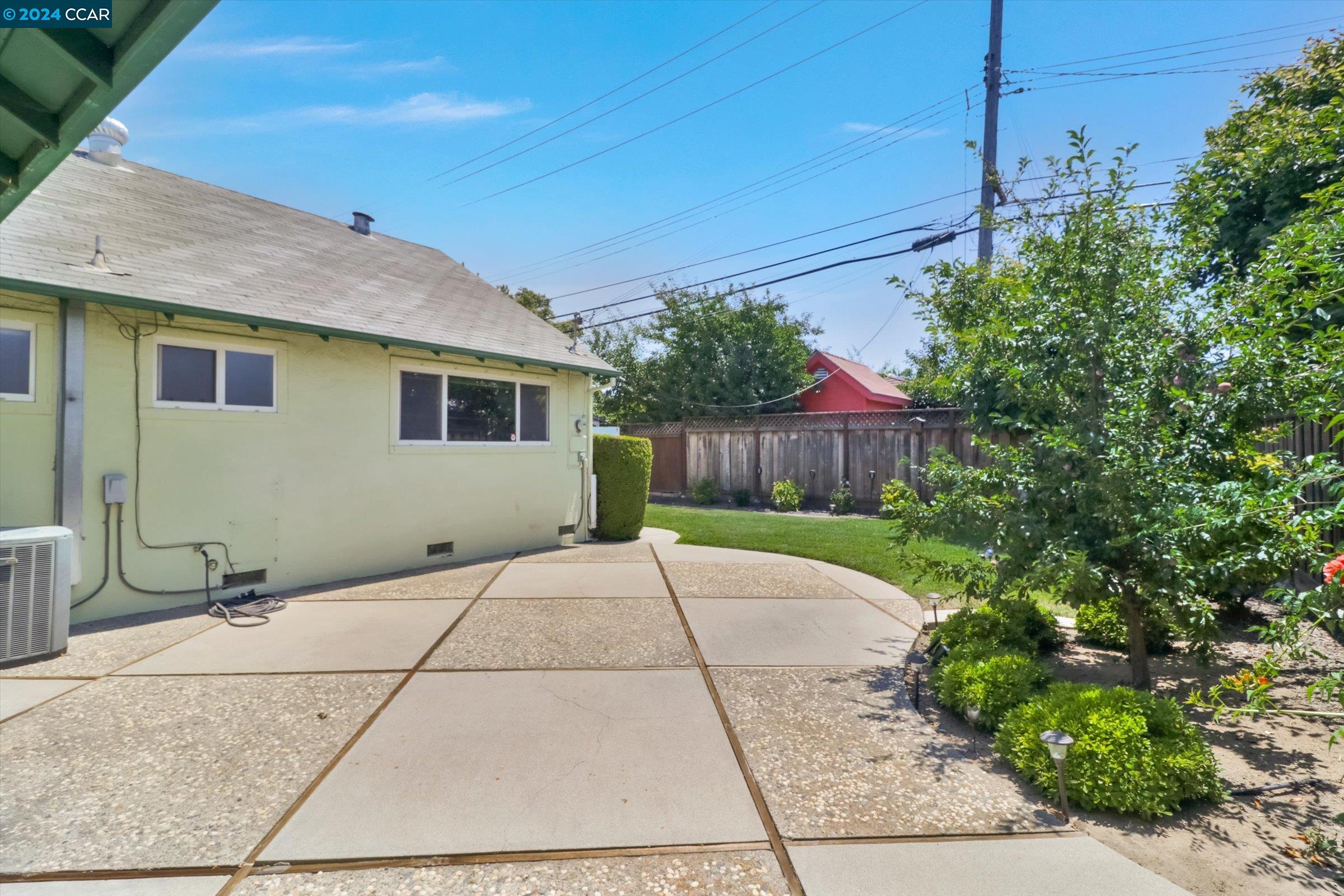 3410 Eden Dr