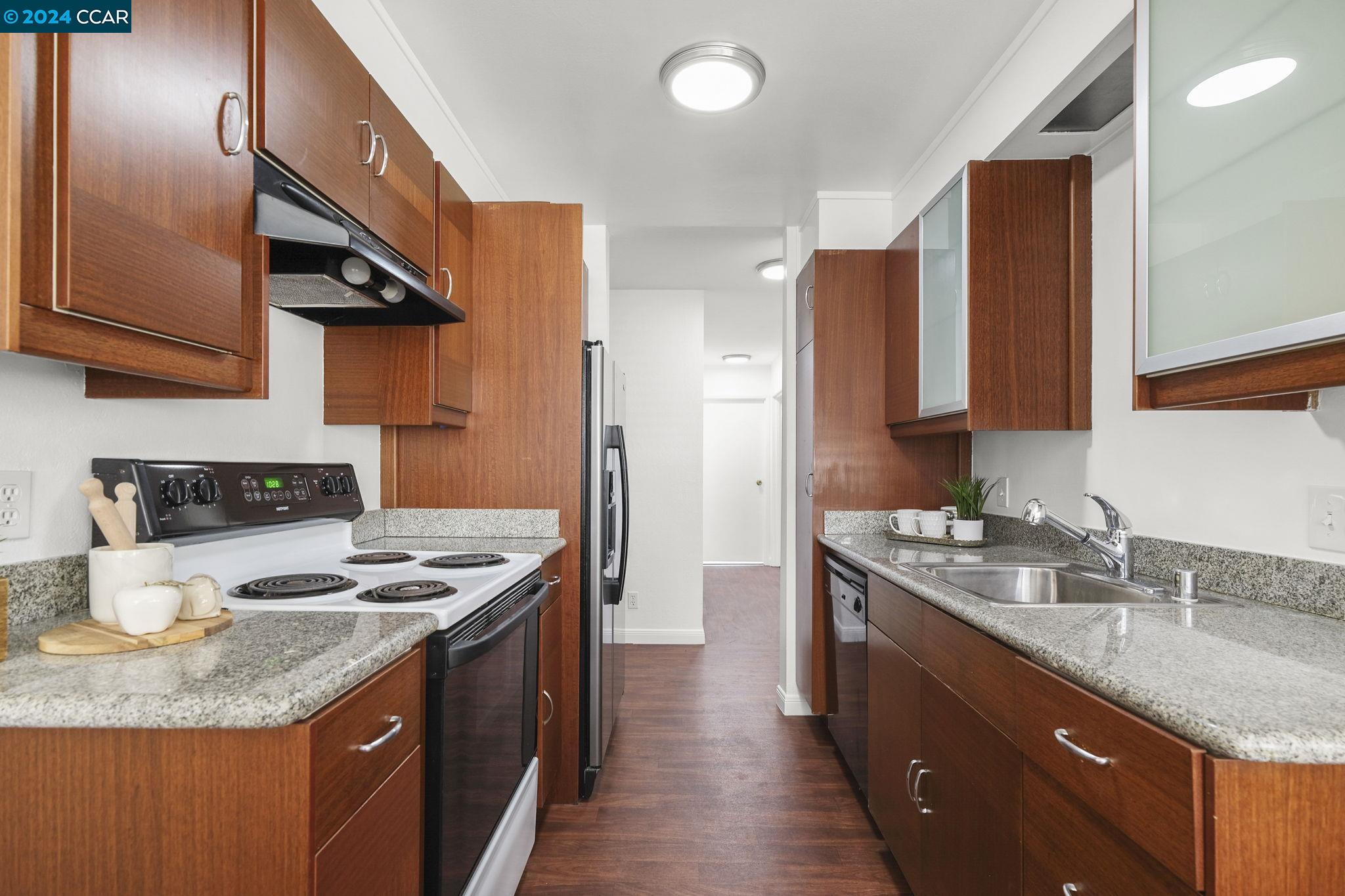 360 Vernon St # 212