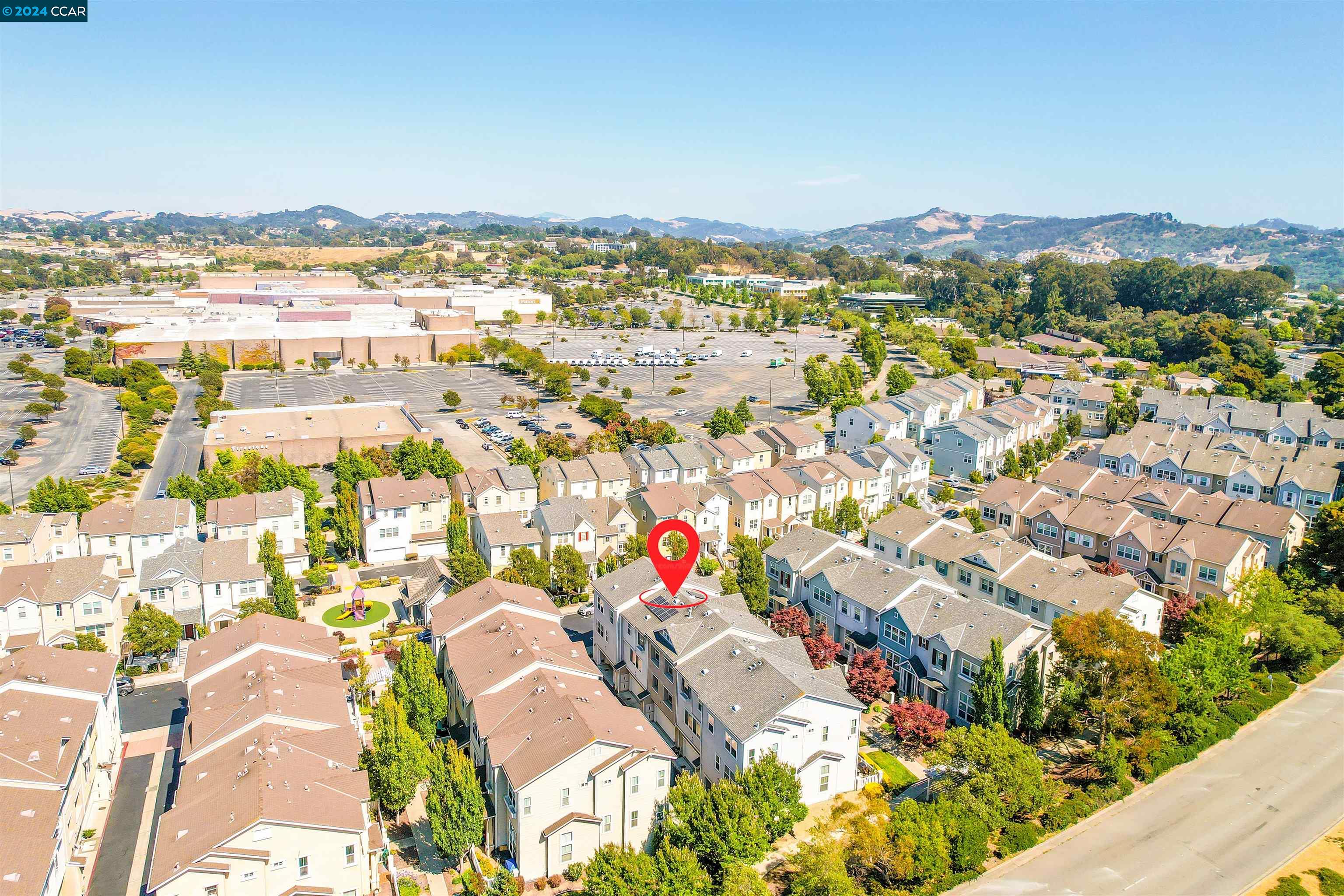 1020 Summer Ln