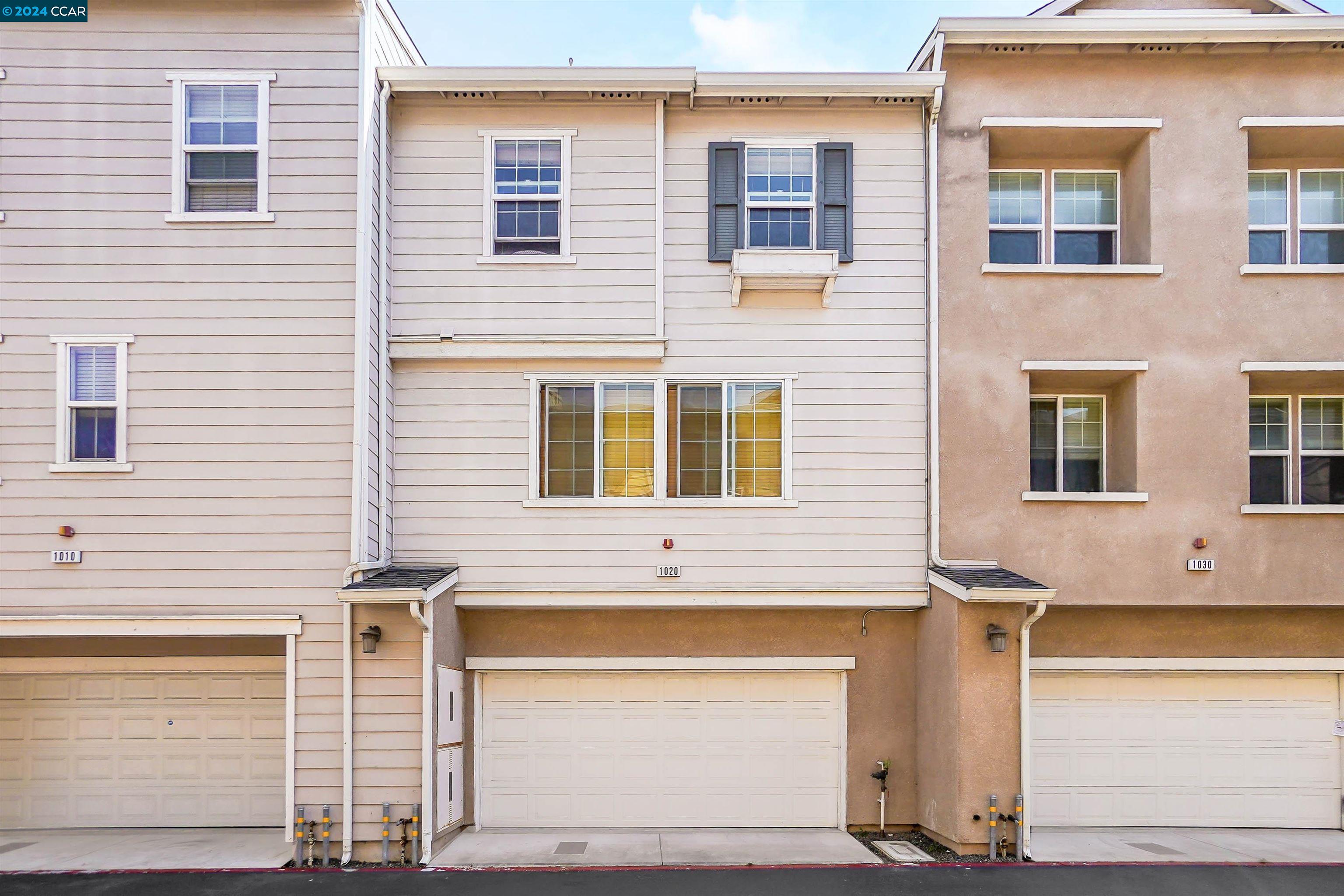 1020 Summer Ln