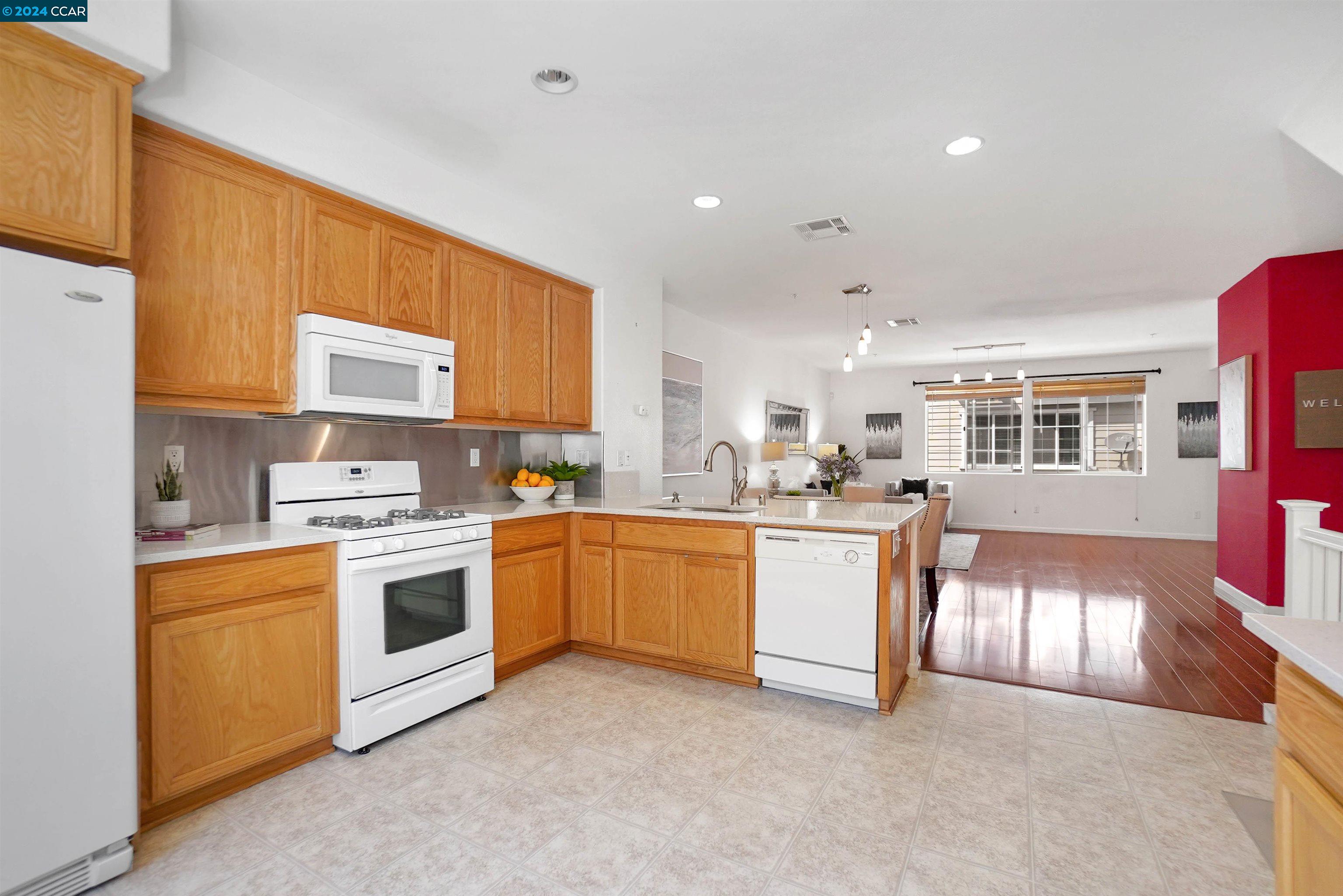 1020 Summer Ln