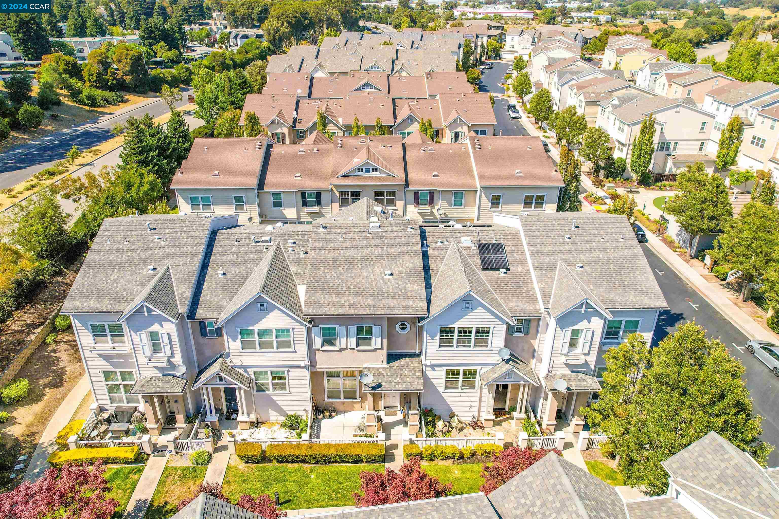 1020 Summer Ln