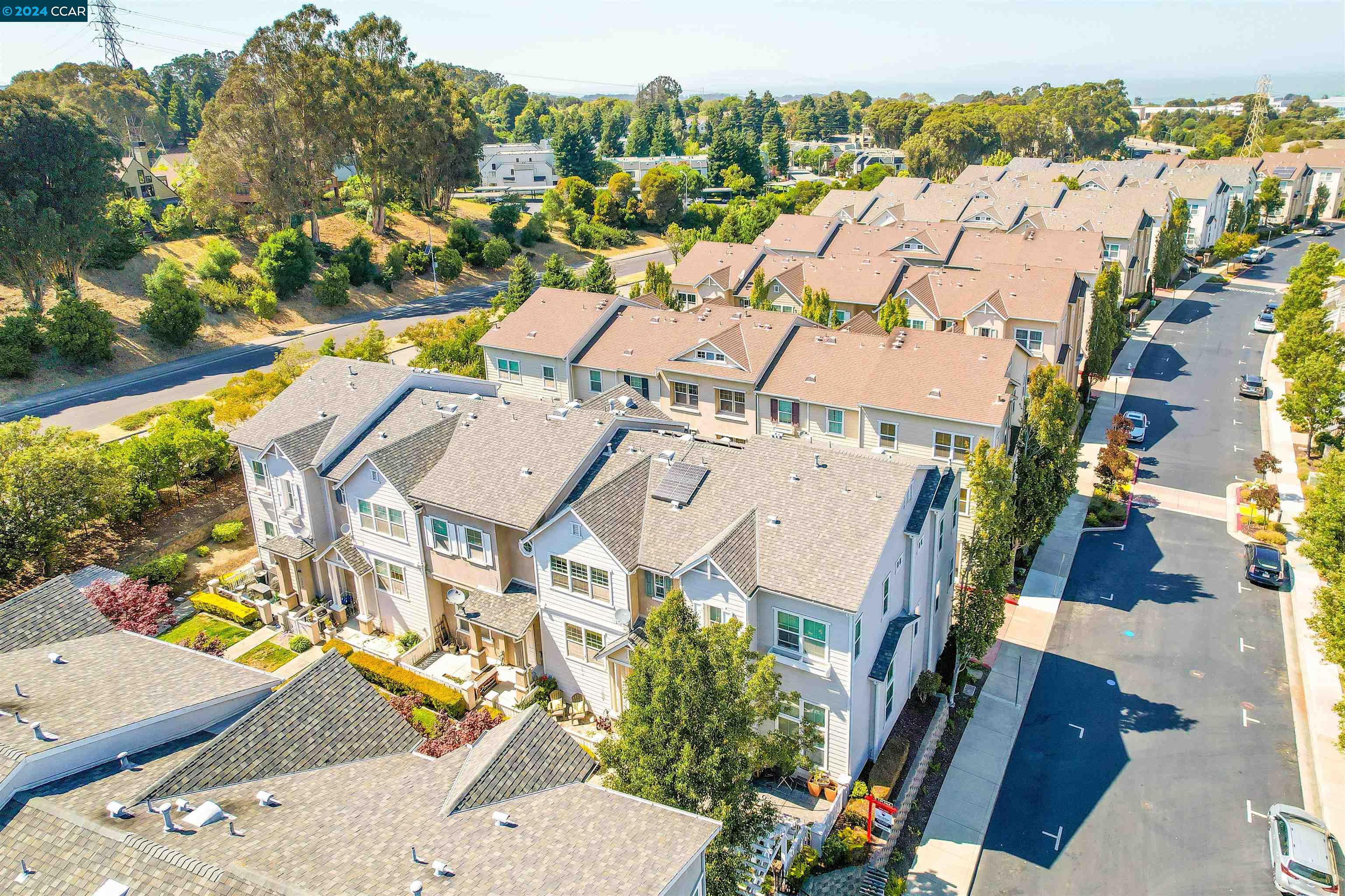 1020 Summer Ln