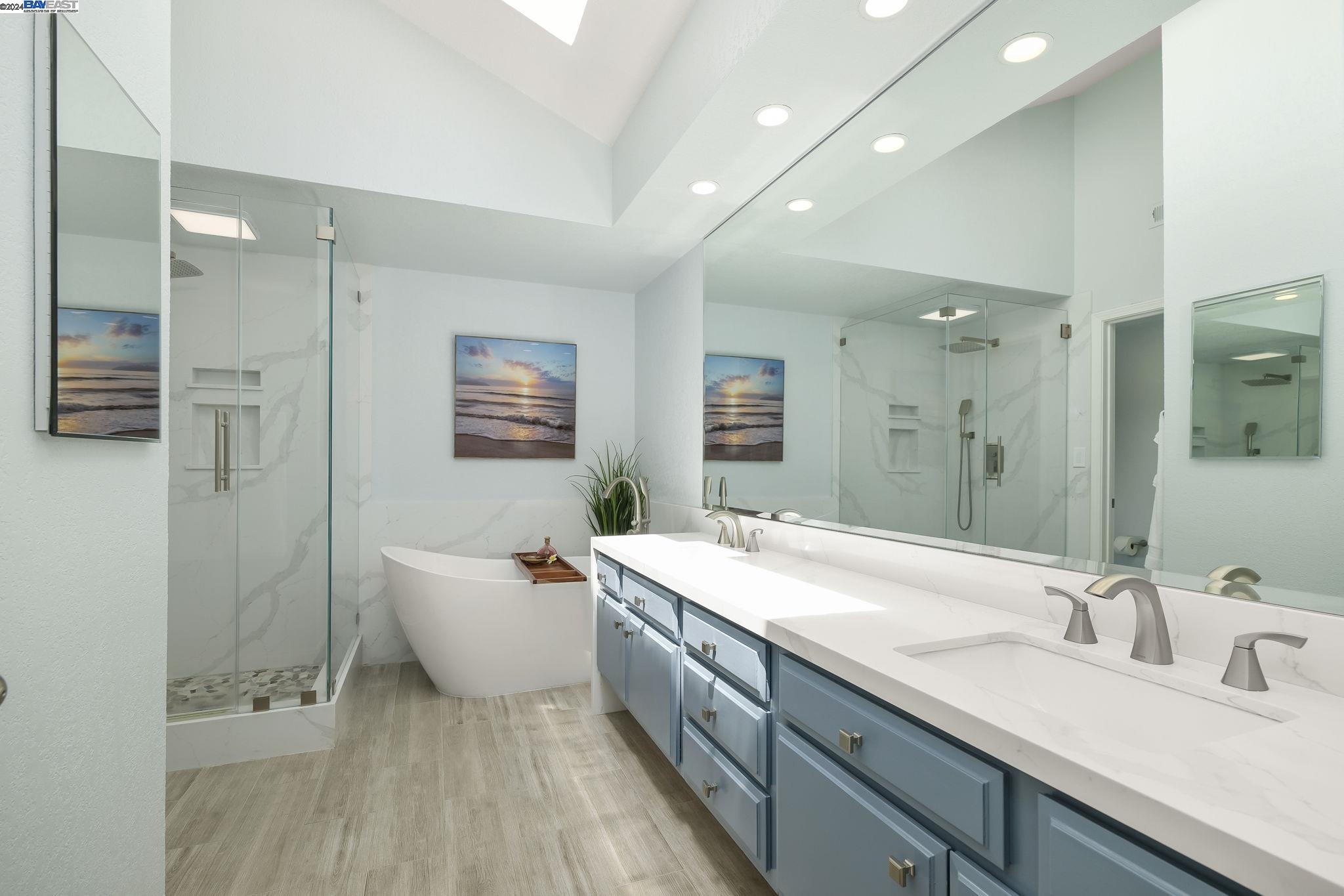 4045 Canyon Crest Rd, W