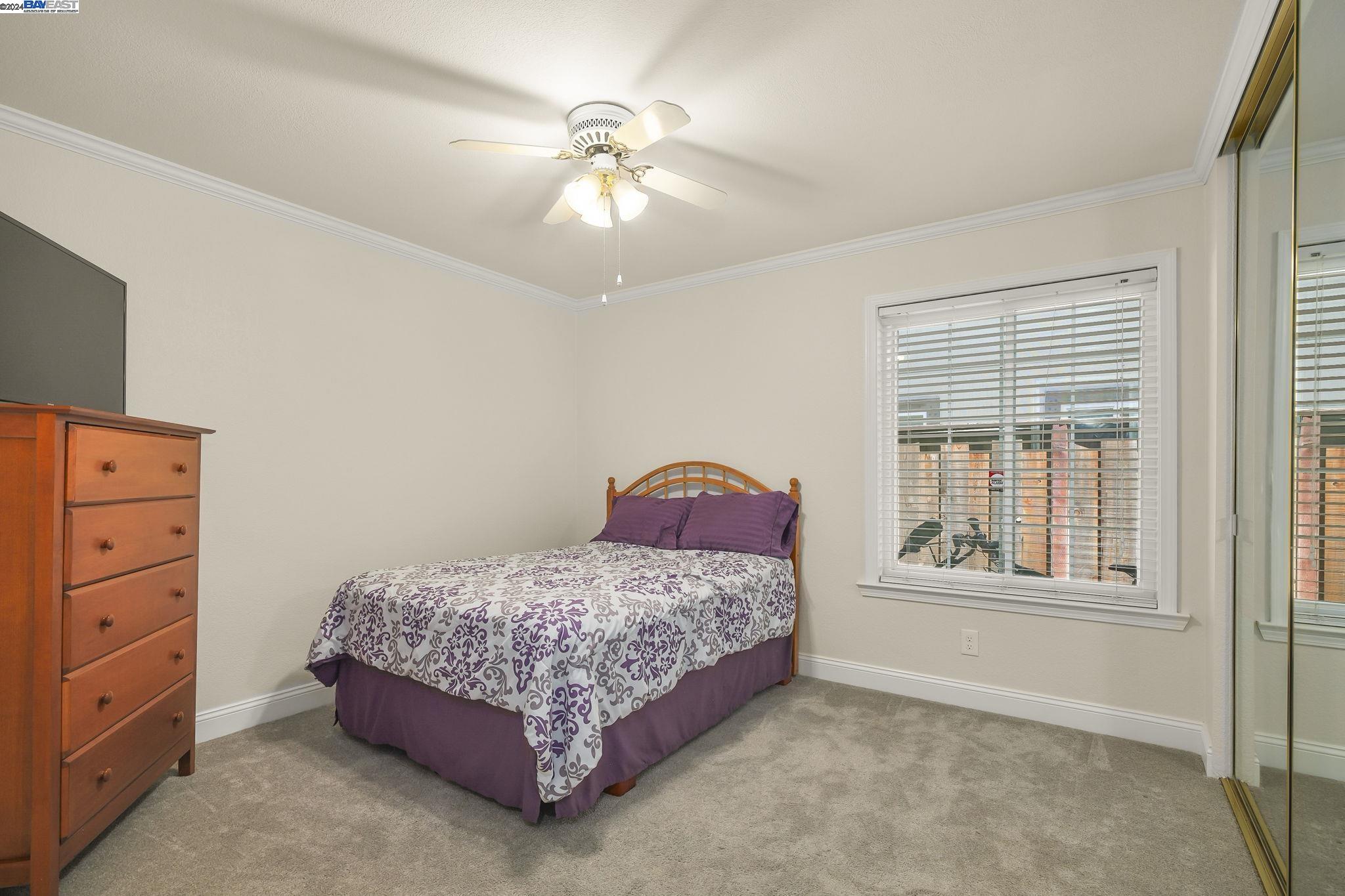 4045 Canyon Crest Rd, W