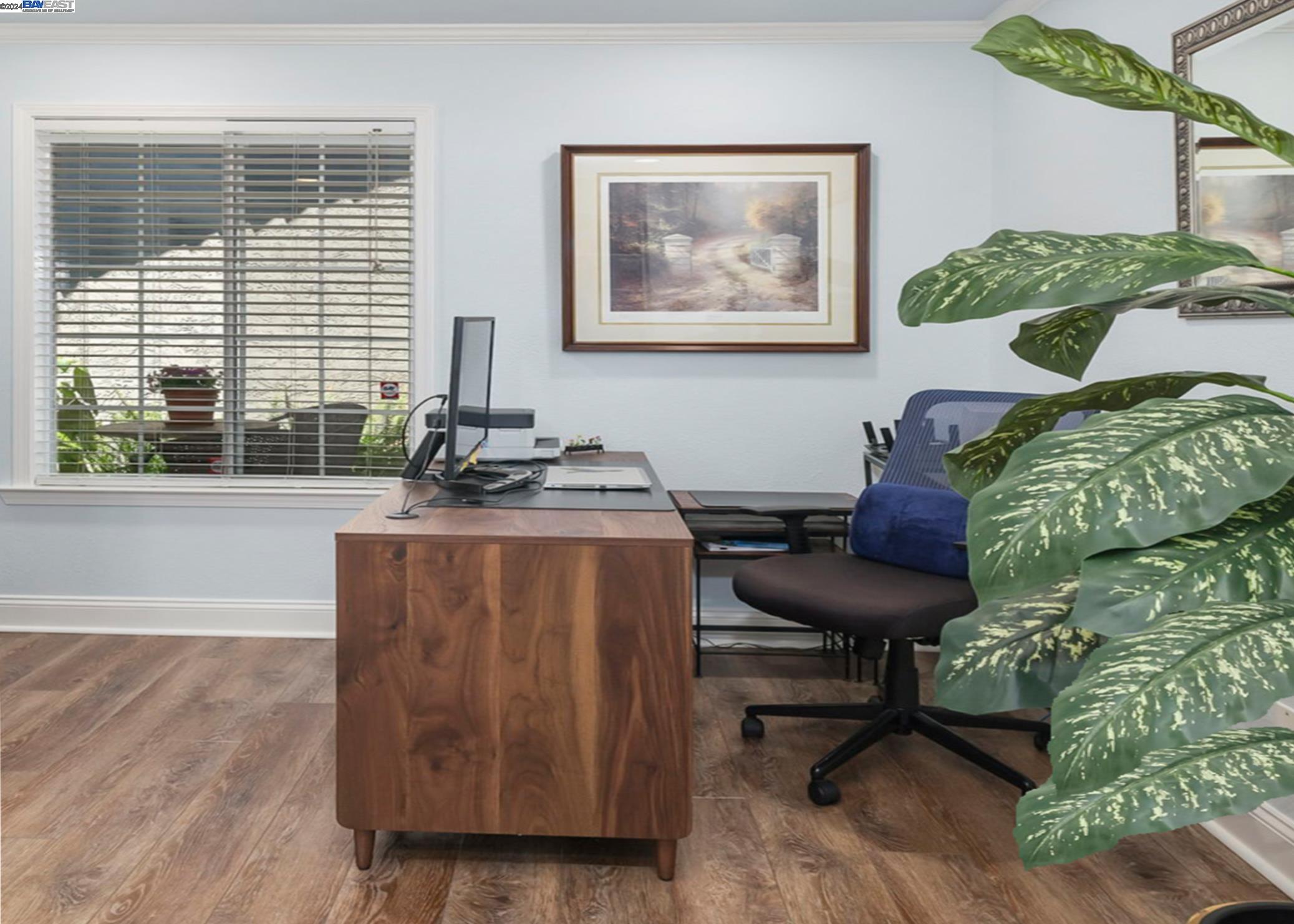 4045 Canyon Crest Rd, W