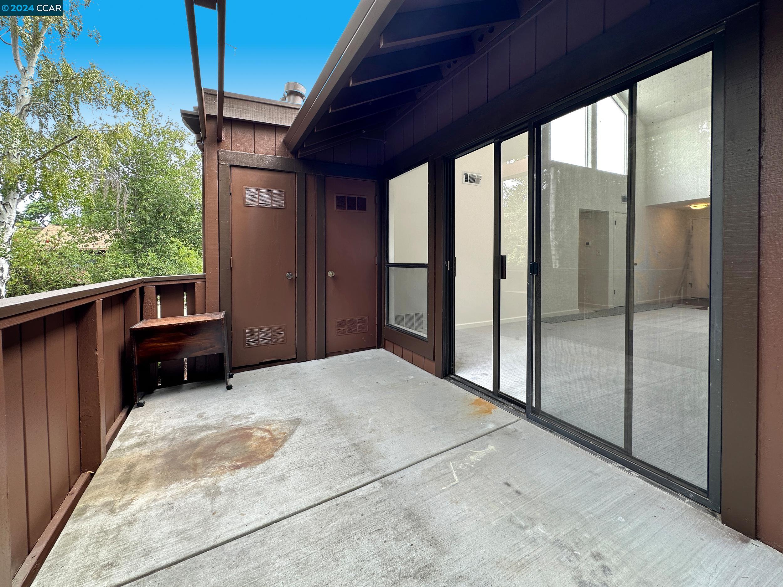 895 Camelback Pl