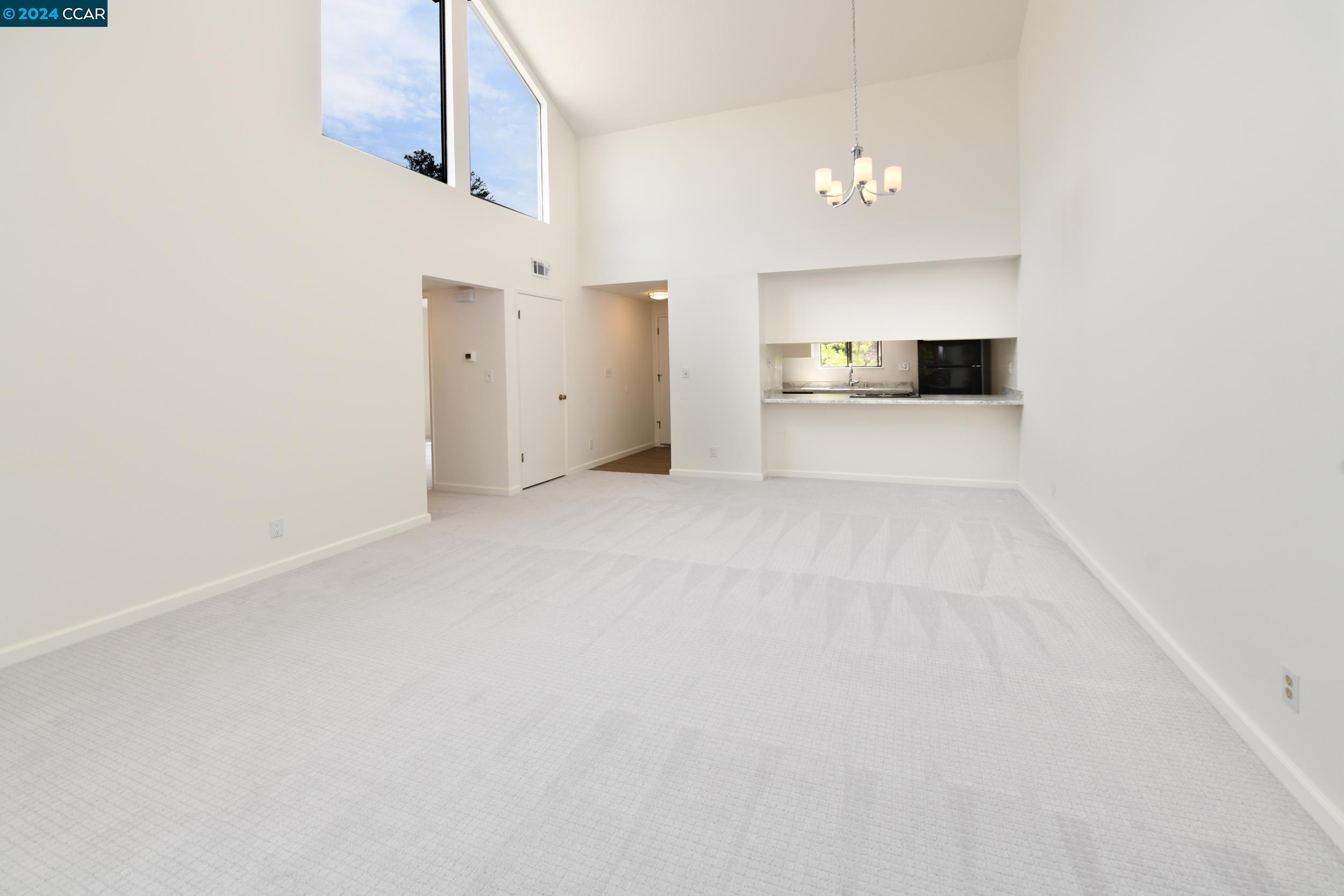 895 Camelback Pl