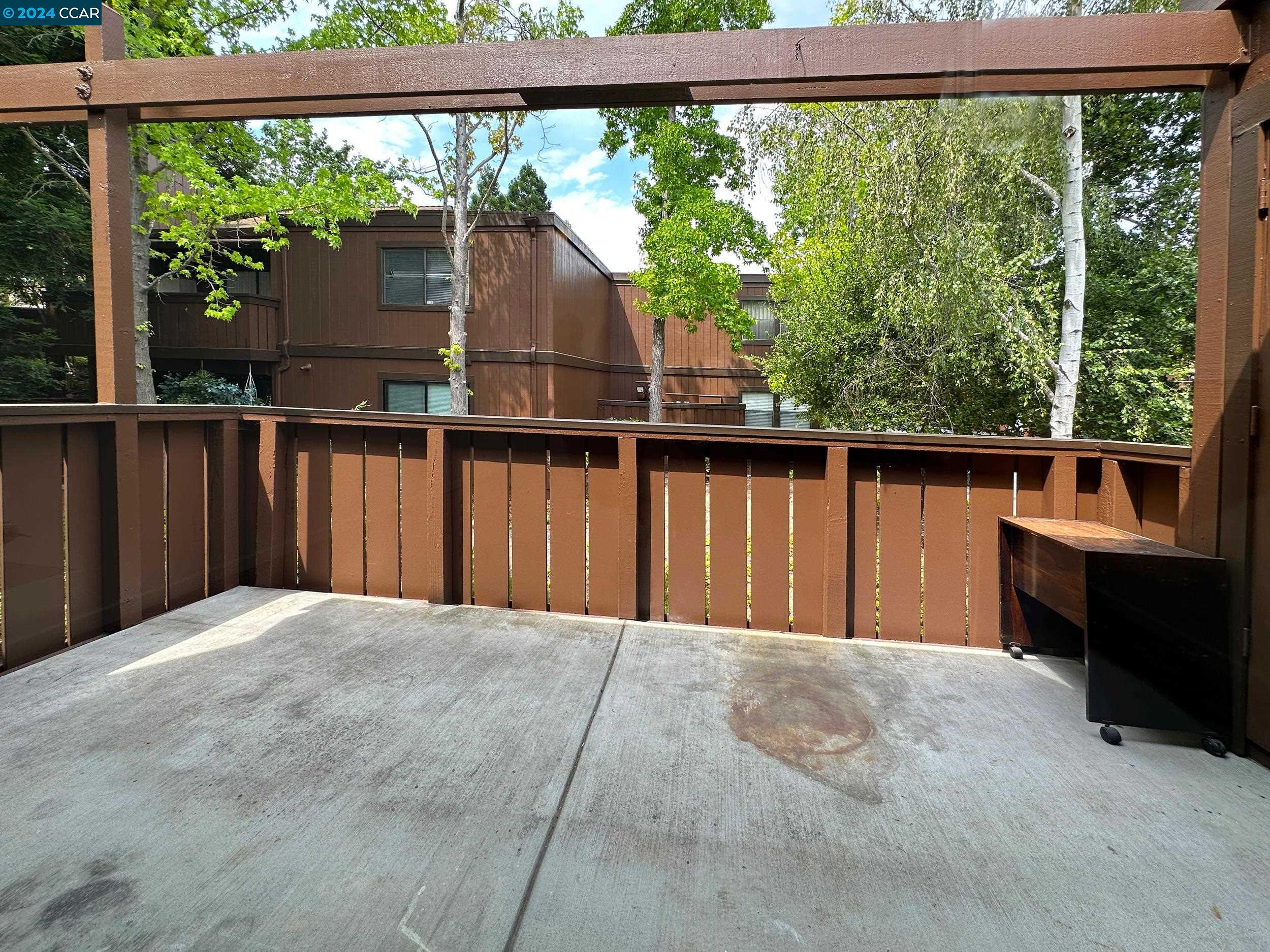 895 Camelback Pl