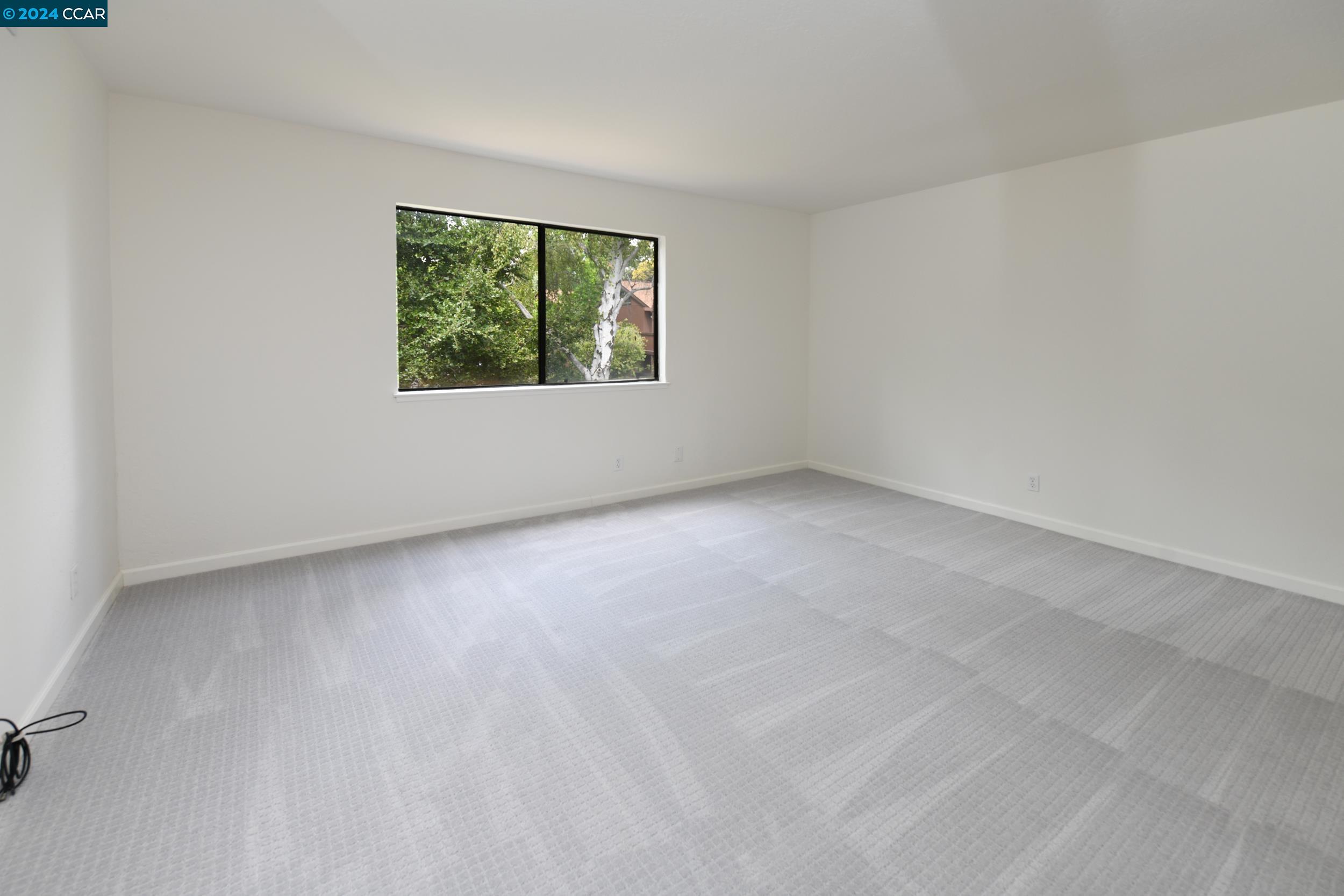 895 Camelback Pl