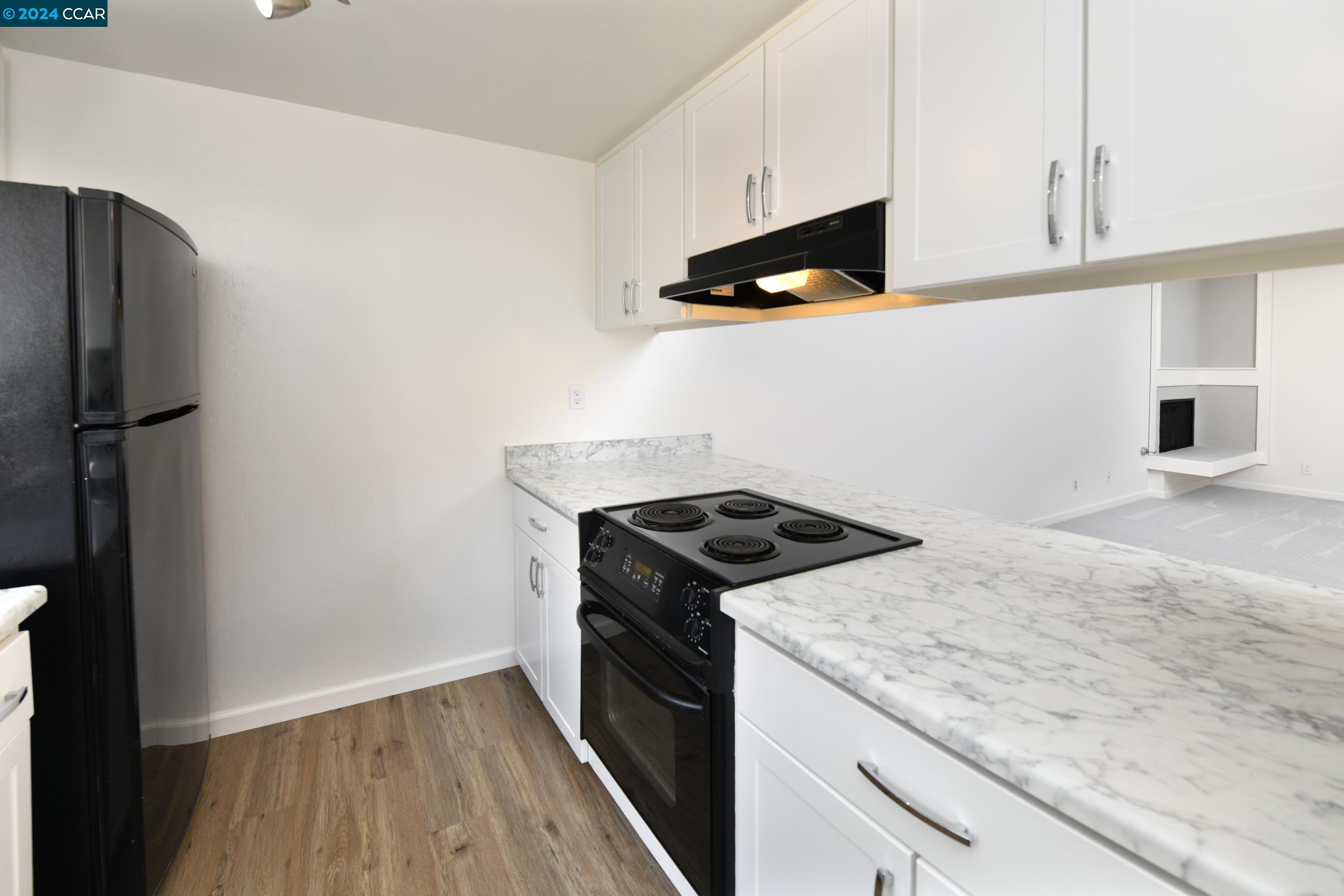 895 Camelback Pl