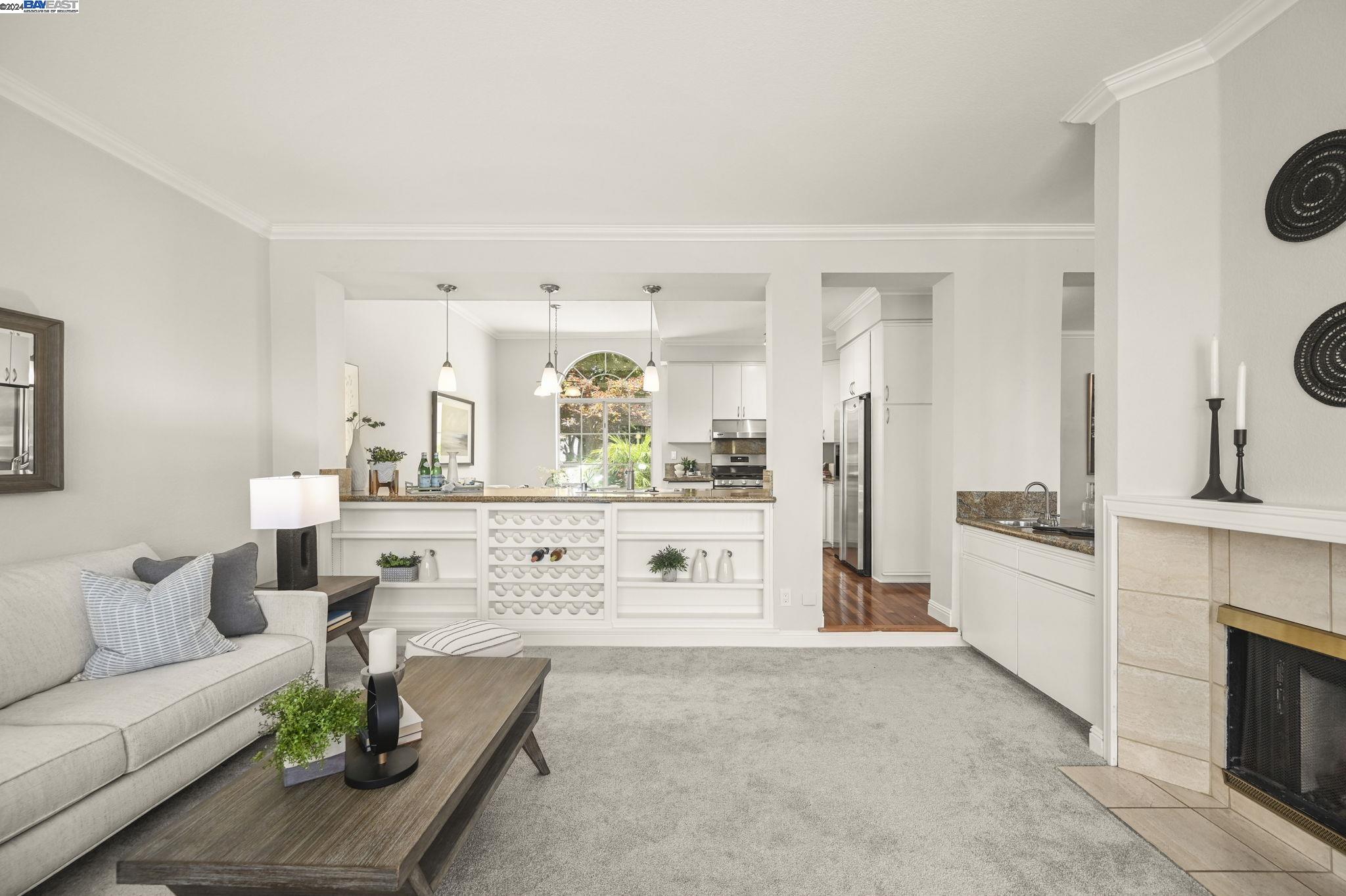 1300 Canyon Side Ave