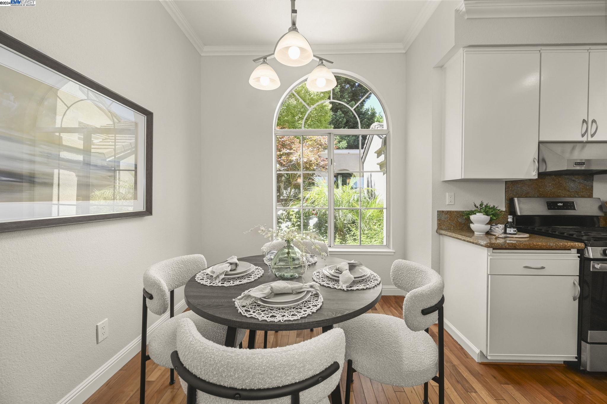 1300 Canyon Side Ave