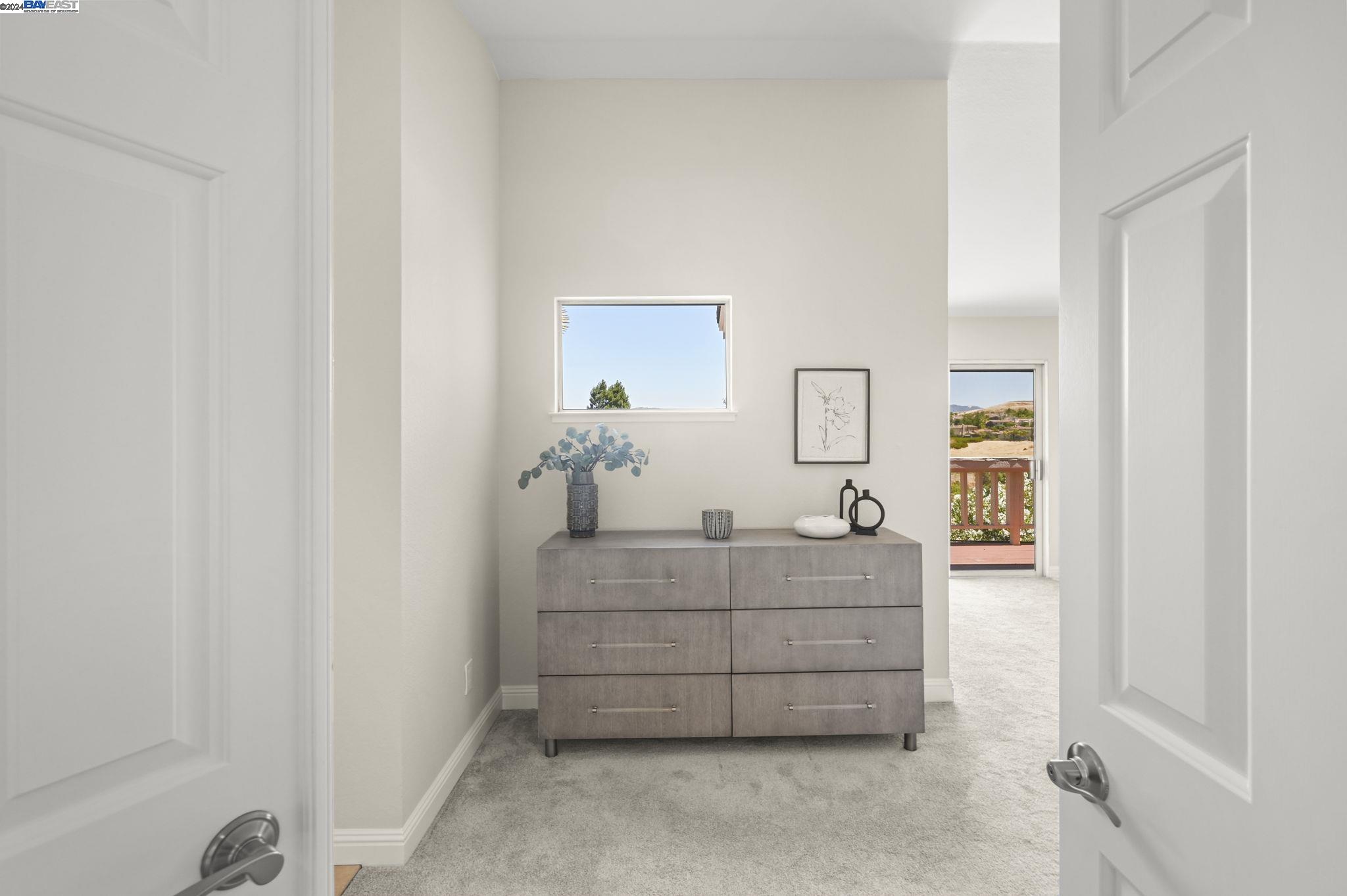 1300 Canyon Side Ave