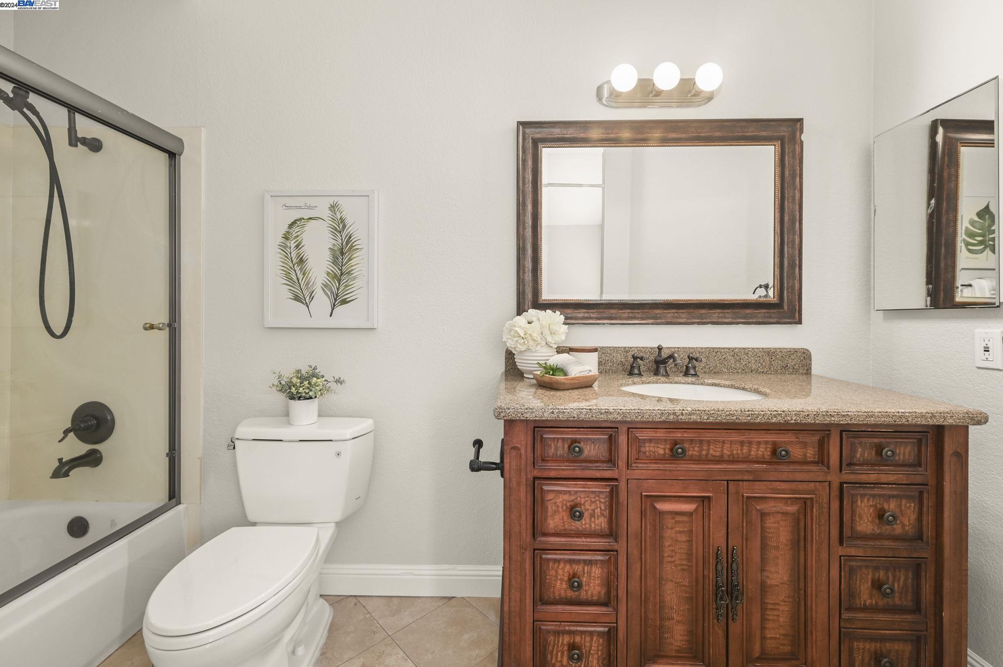 1300 Canyon Side Ave