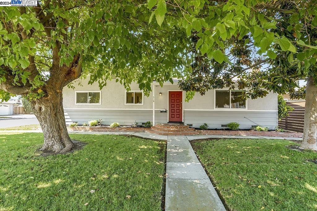 618 Falcon Way