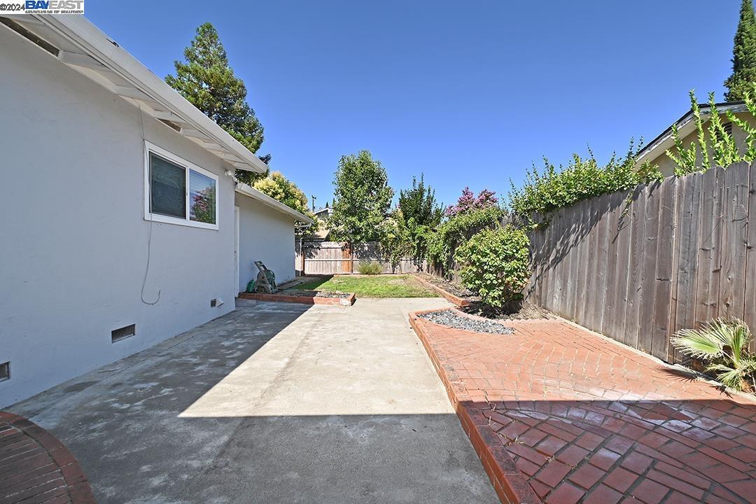 618 Falcon Way