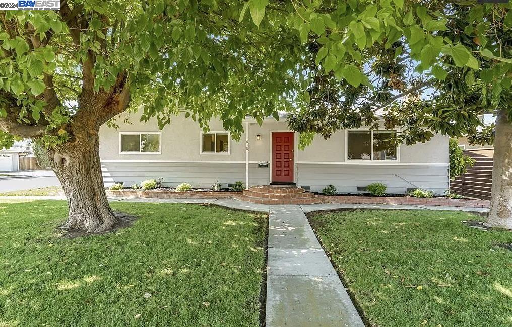 618 Falcon Way
