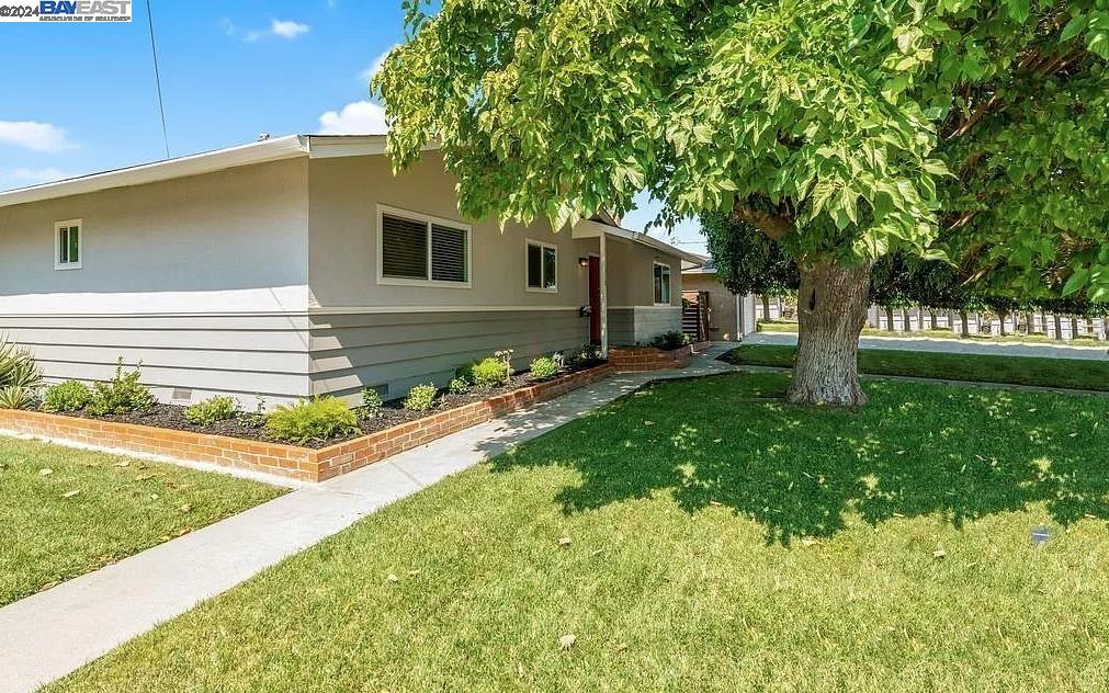618 Falcon Way