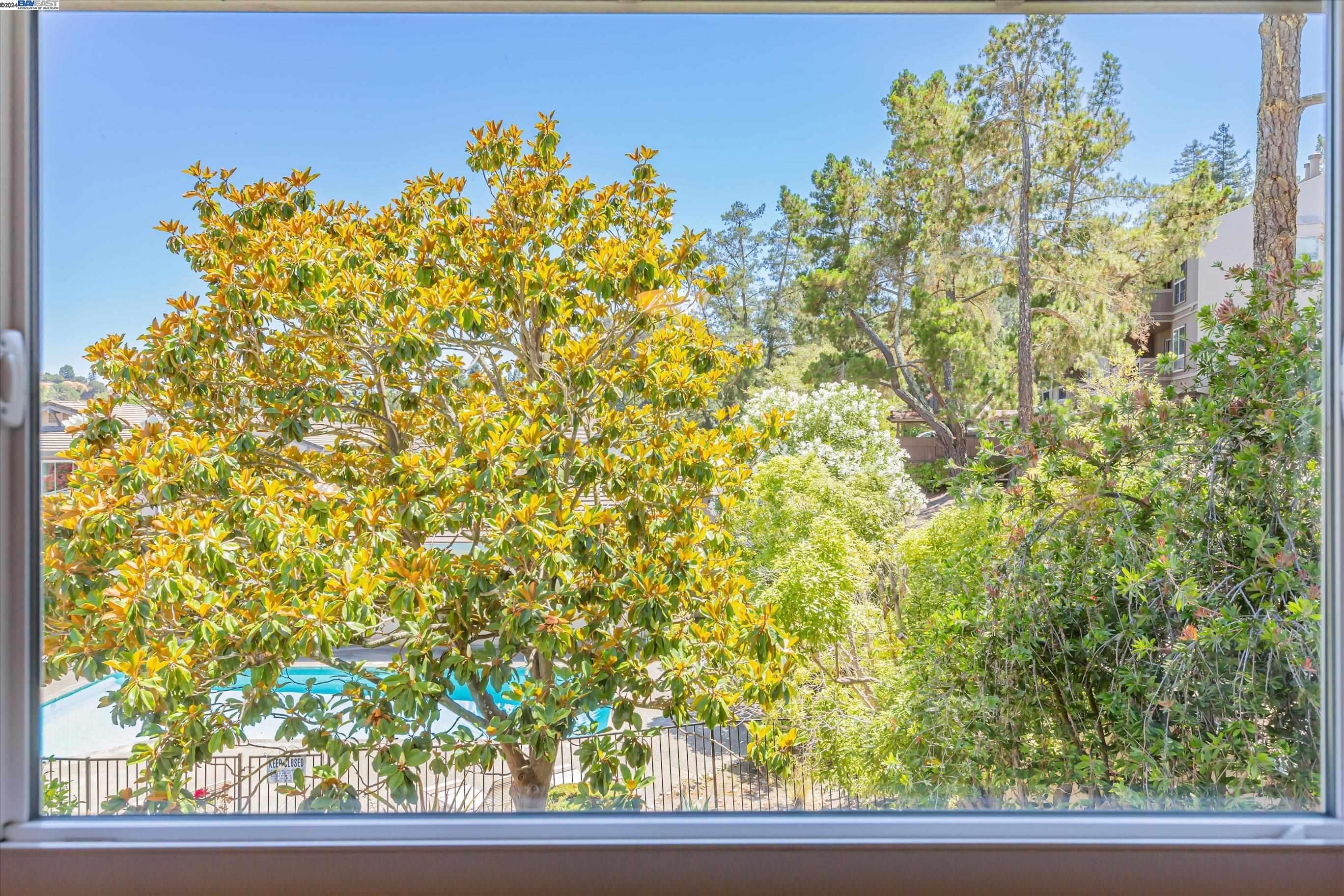 2129 Ascot Drive # 18