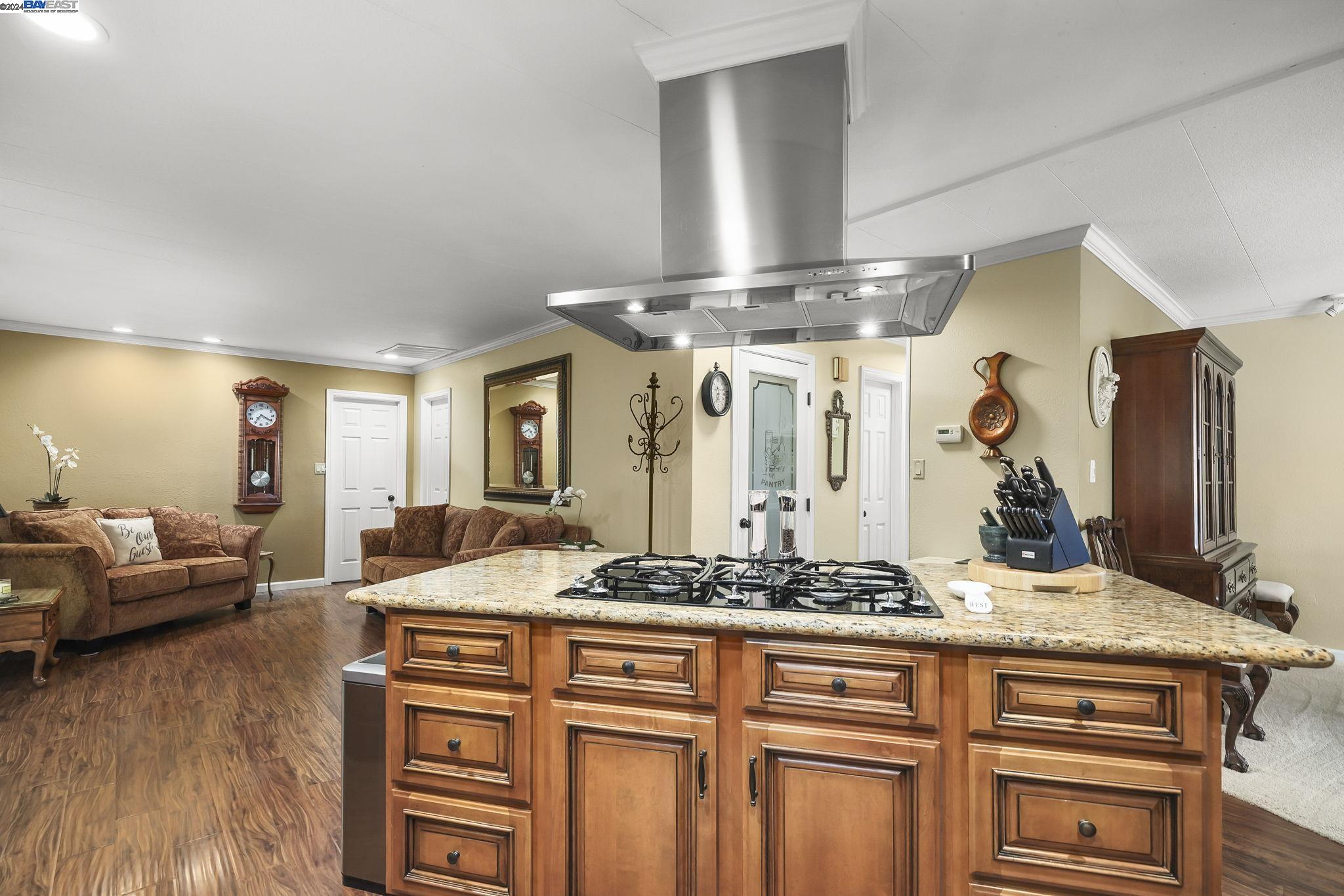 3231 Vineyard Ave., #4 # 4