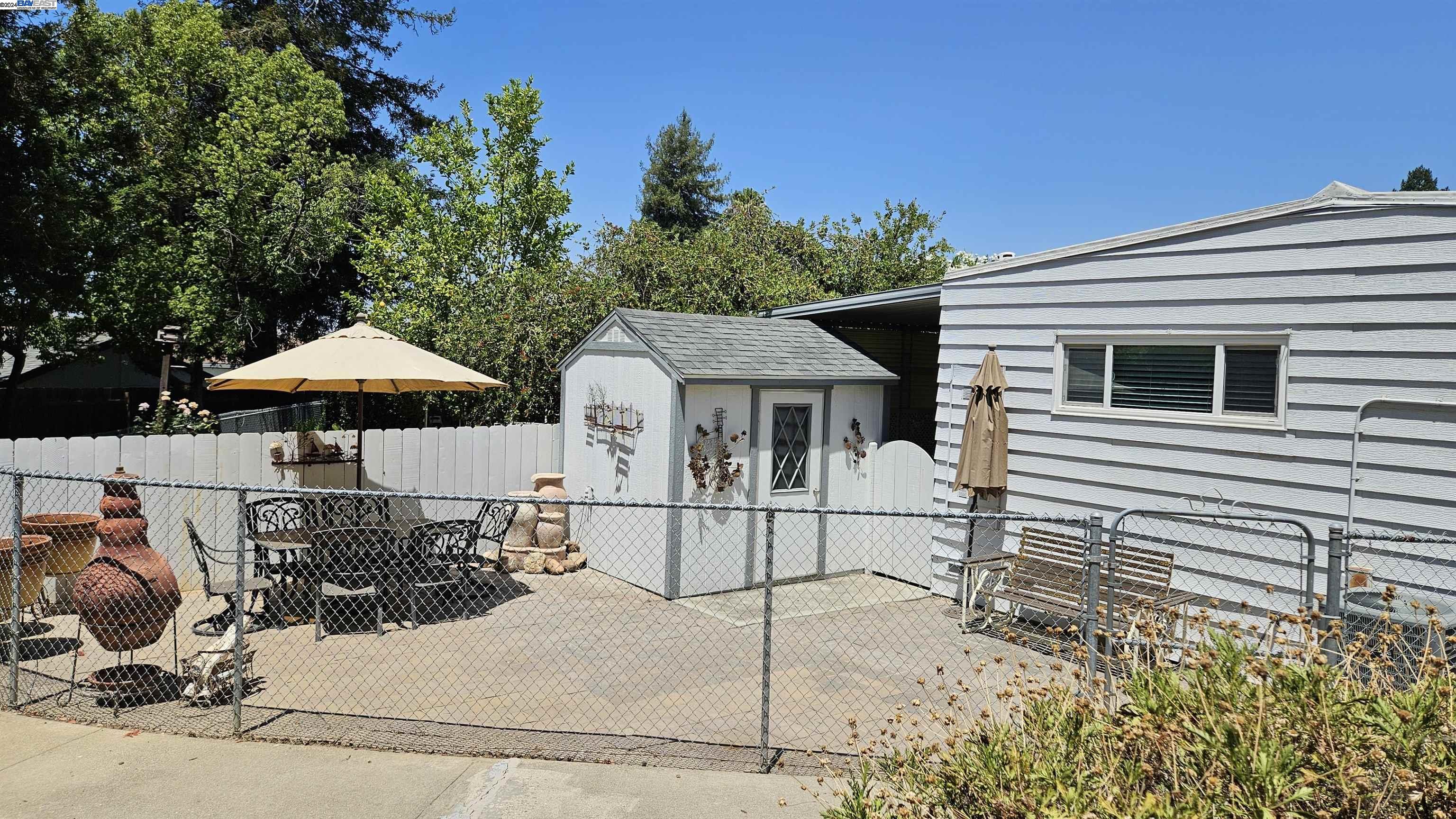 3231 Vineyard Ave., #4 # 4