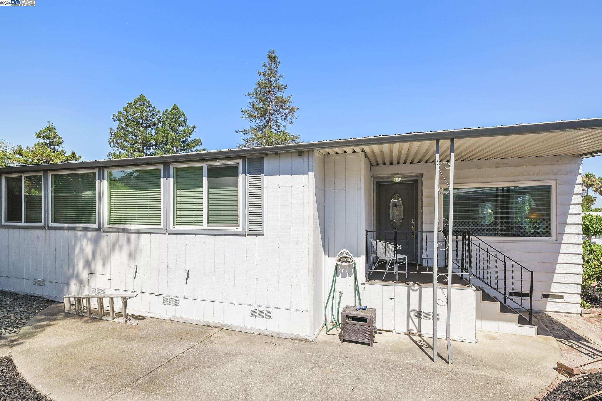 3231 Vineyard Ave., #4 # 4