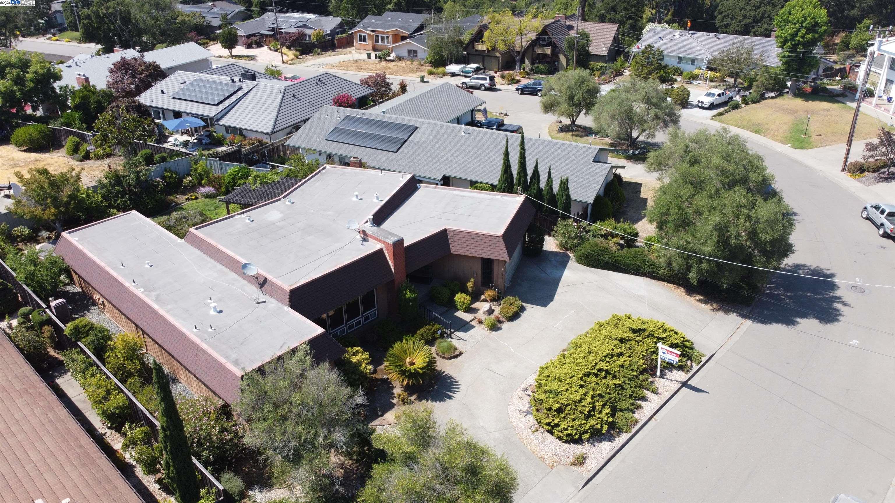 4511 Hillsborough Dr