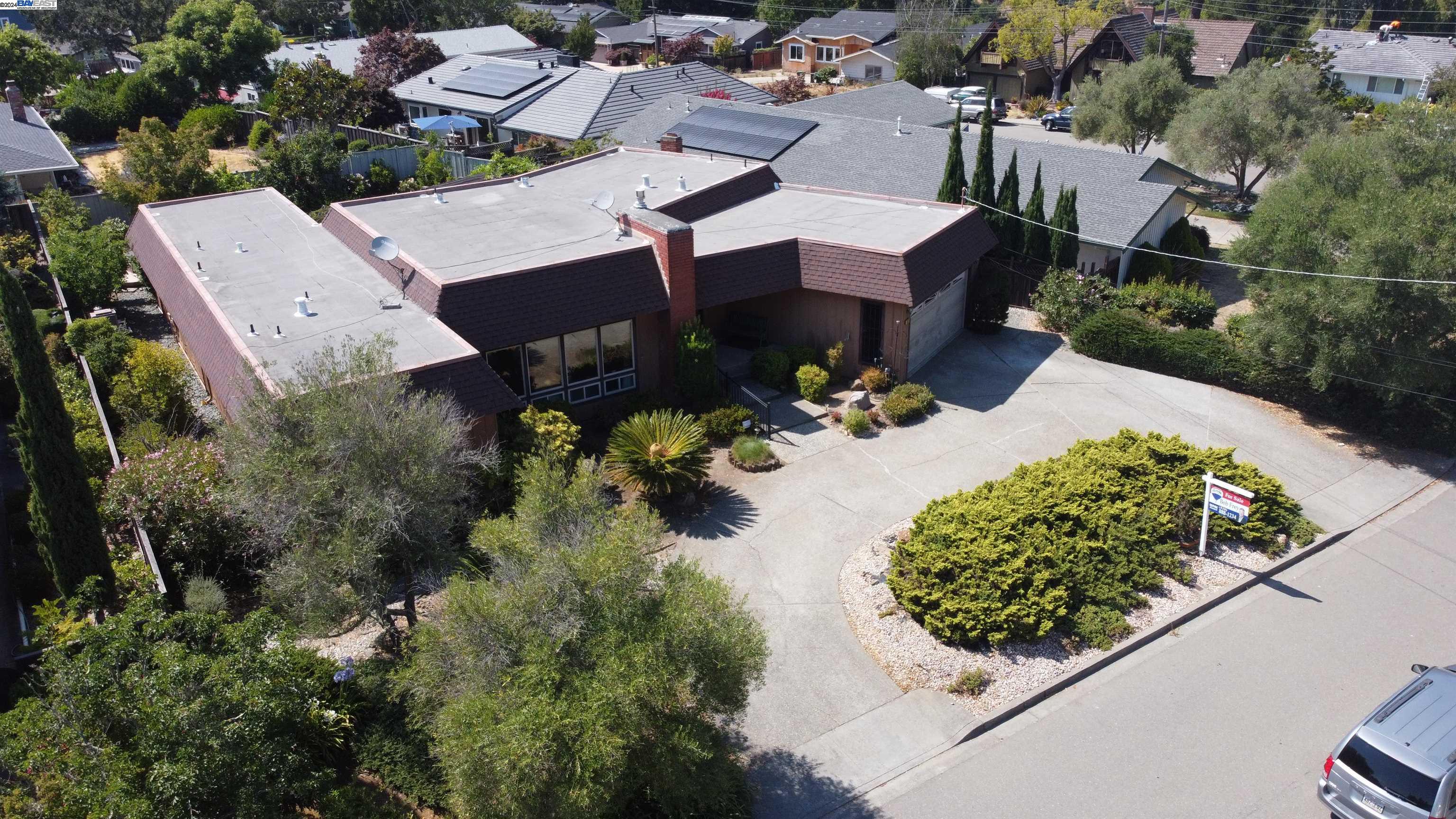 4511 Hillsborough Dr