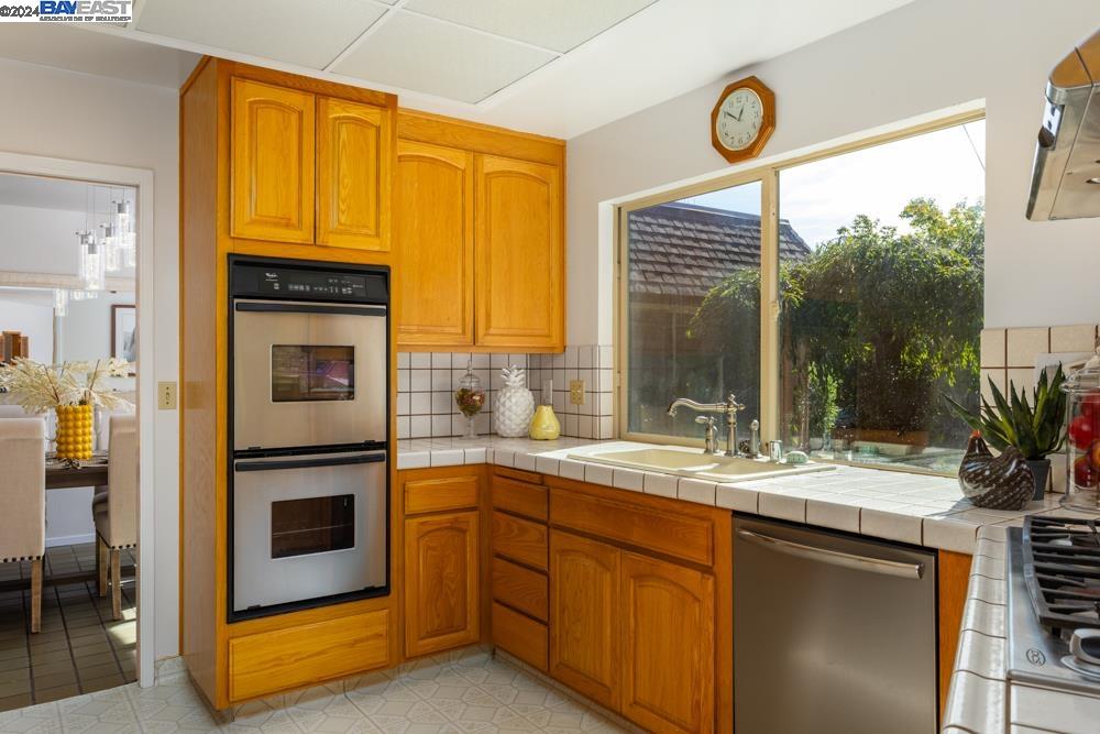 4511 Hillsborough Dr