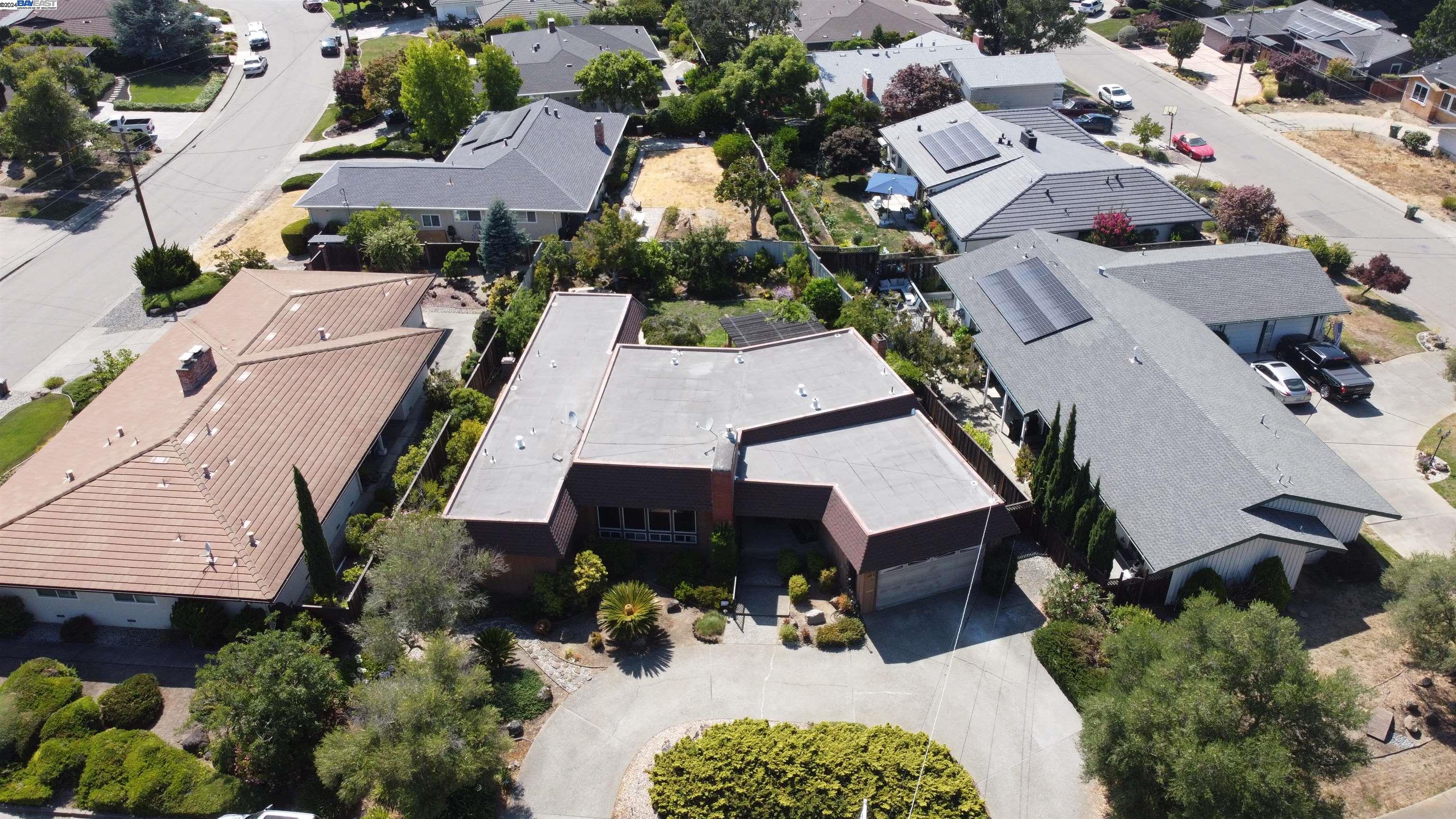 4511 Hillsborough Dr