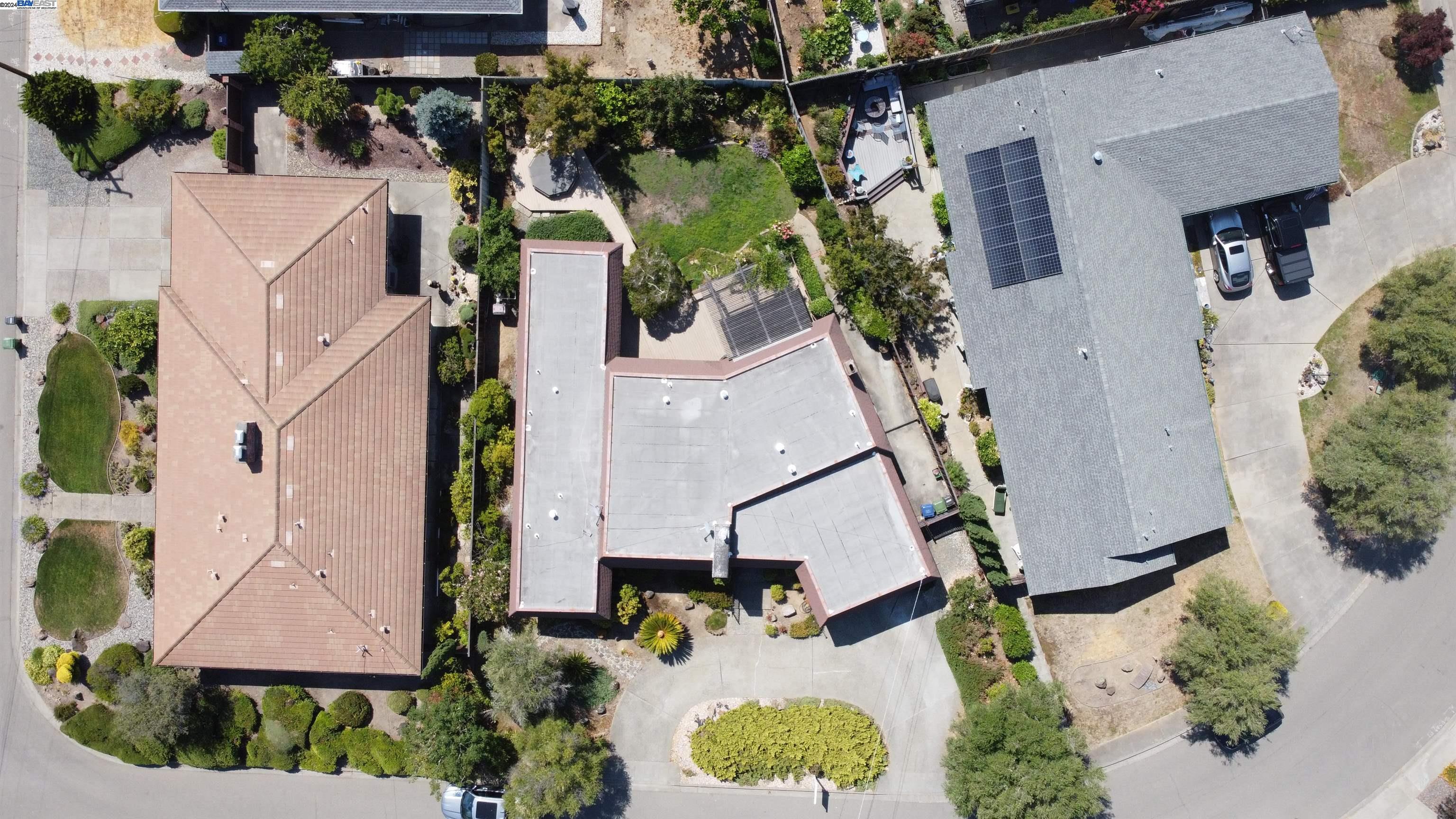 4511 Hillsborough Dr