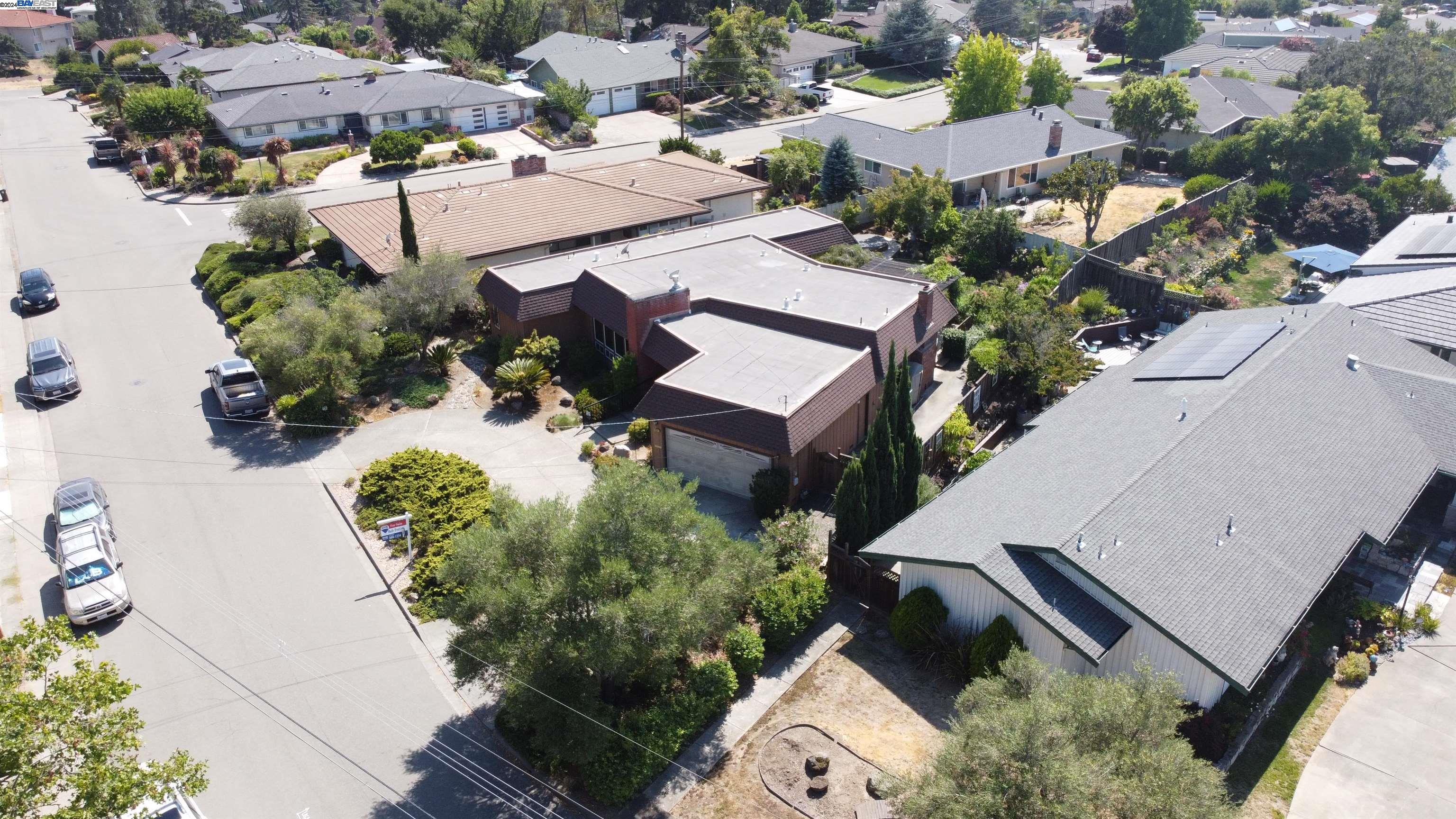 4511 Hillsborough Dr