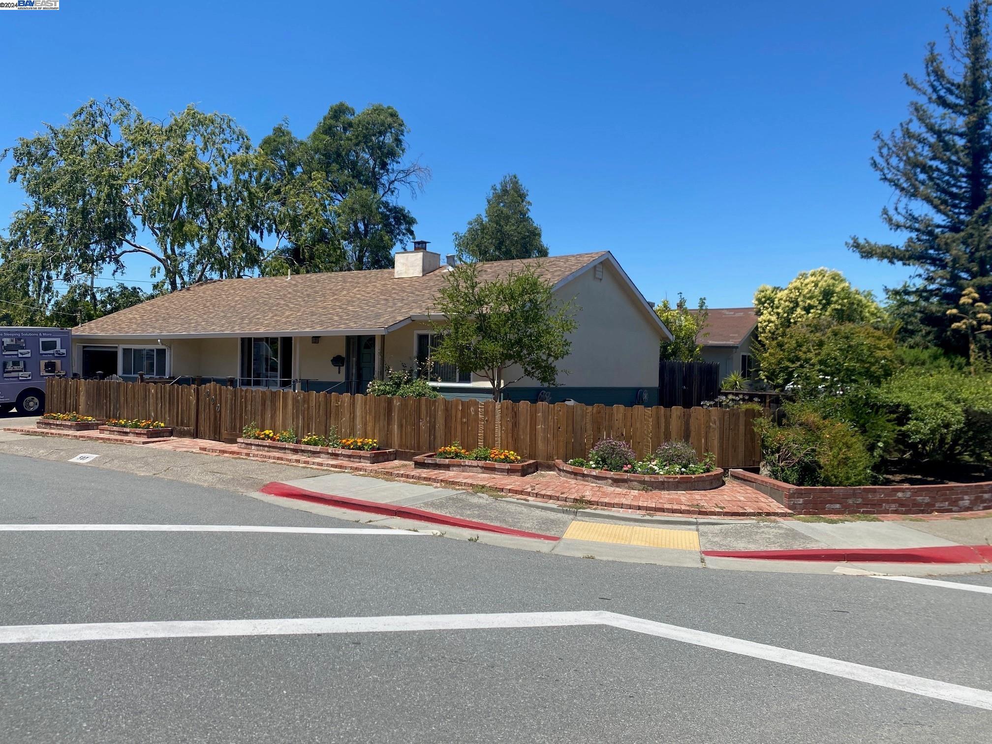 507 Adrian Way