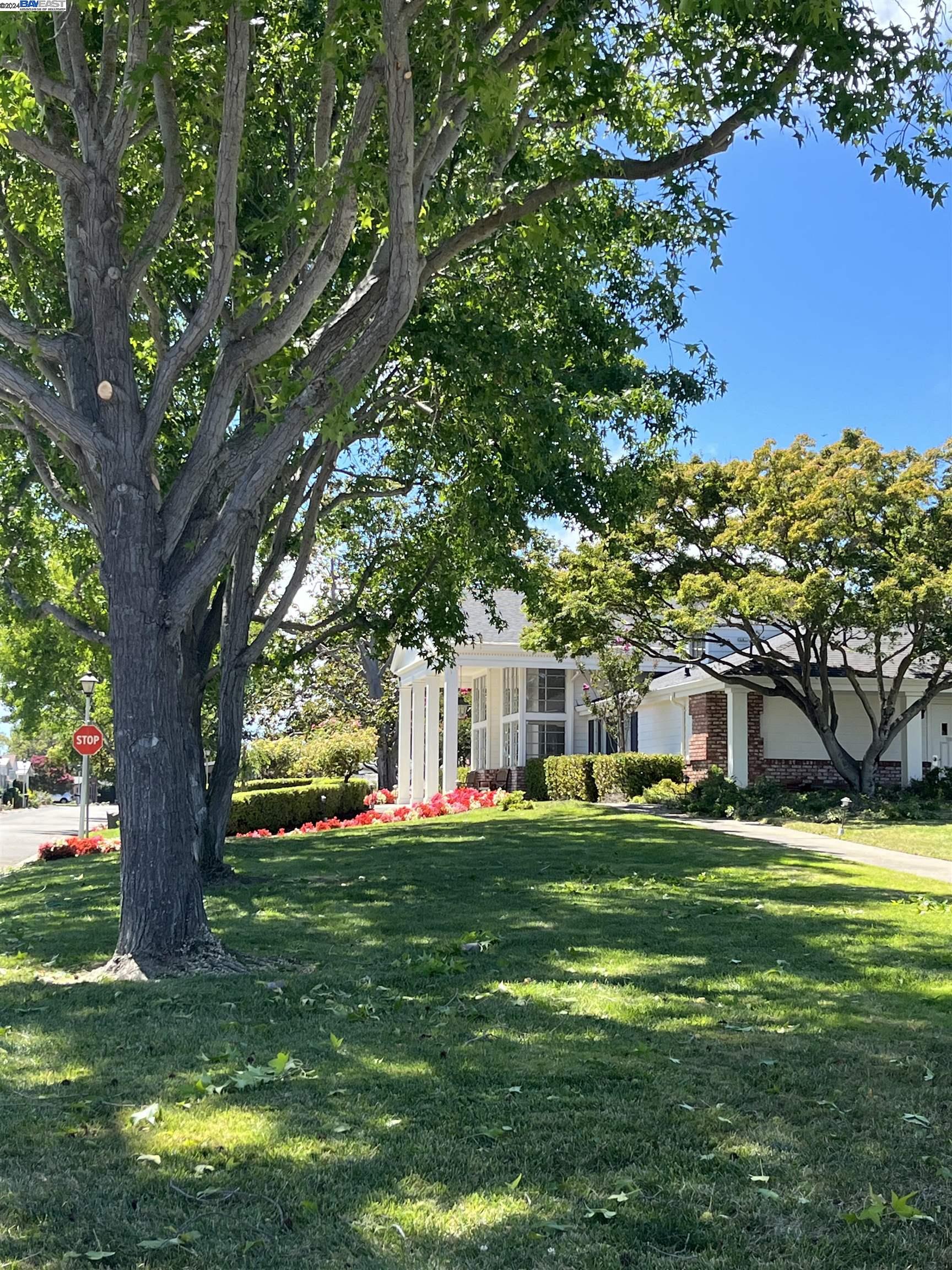 1366 Buckingham Way # 1
