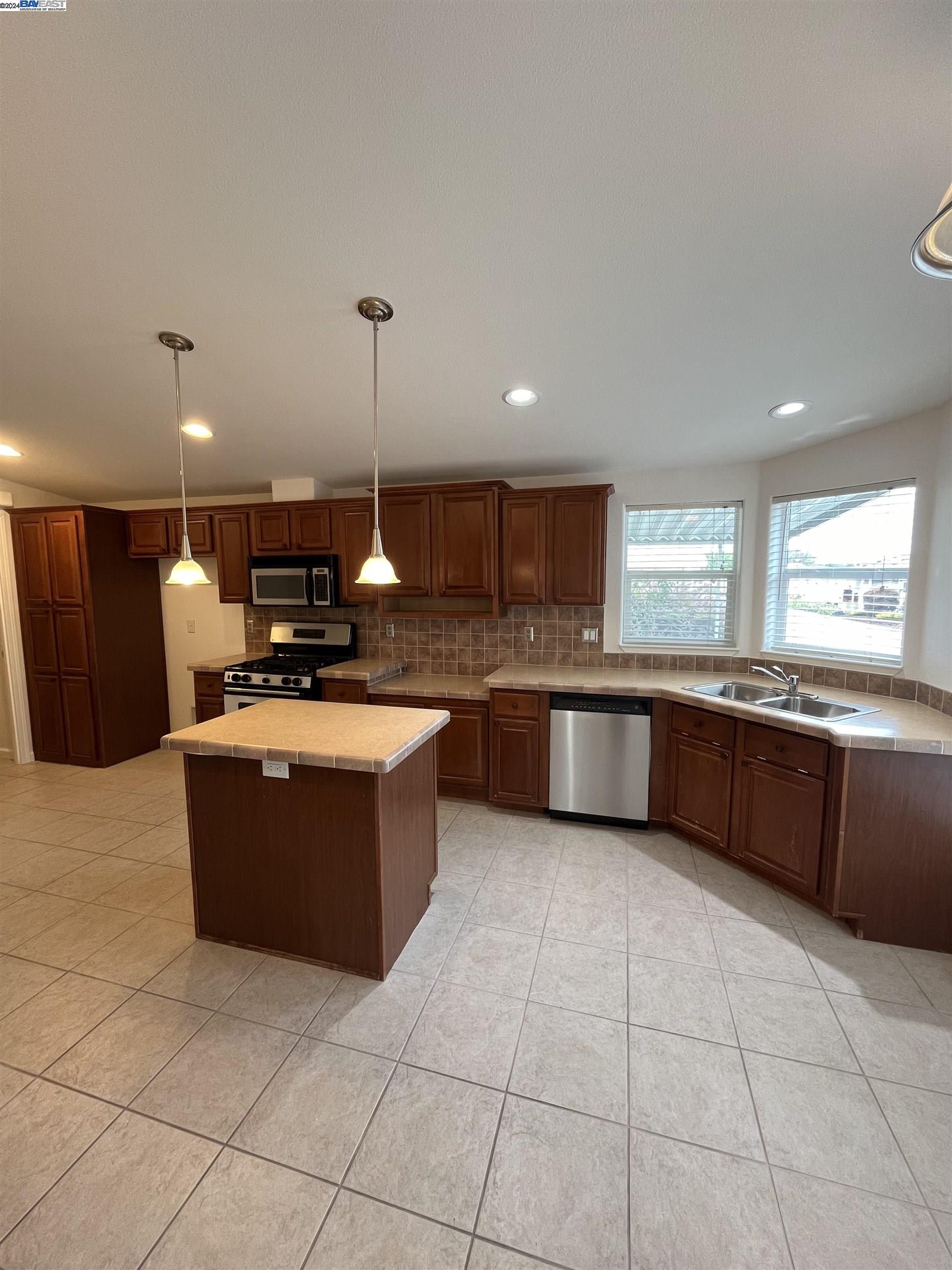 1366 Buckingham Way # 1