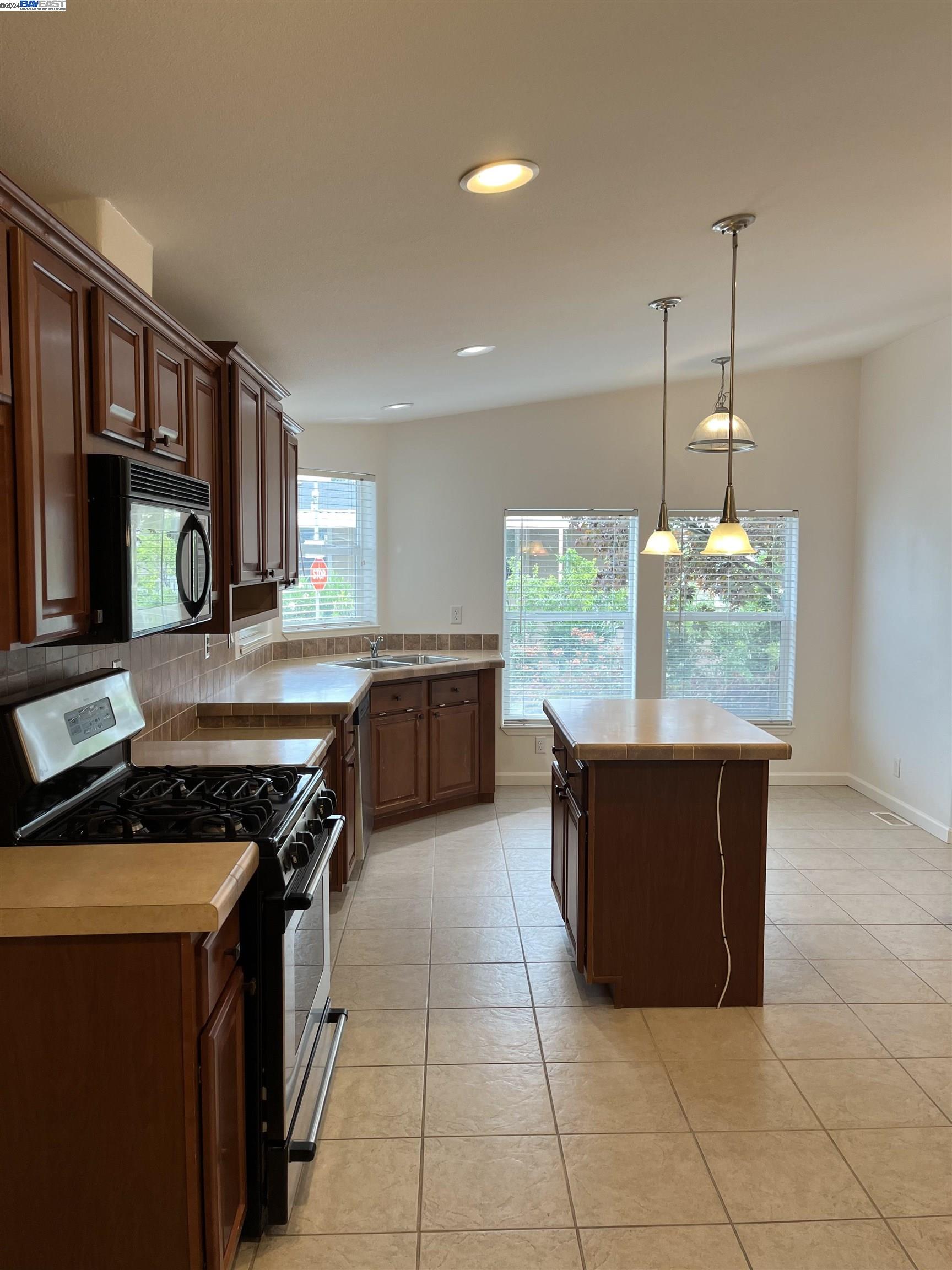 1366 Buckingham Way # 1