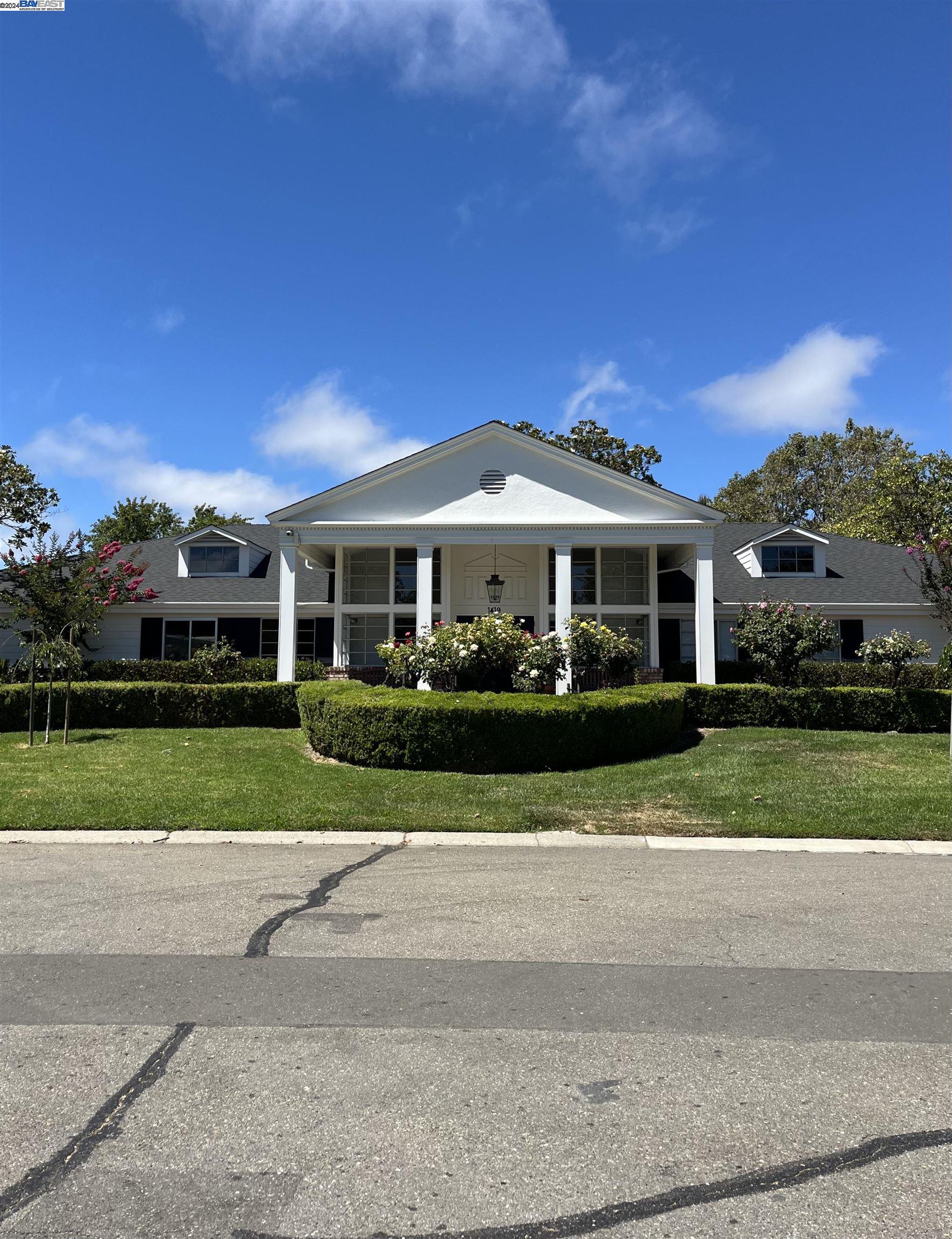 1366 Buckingham Way # 1